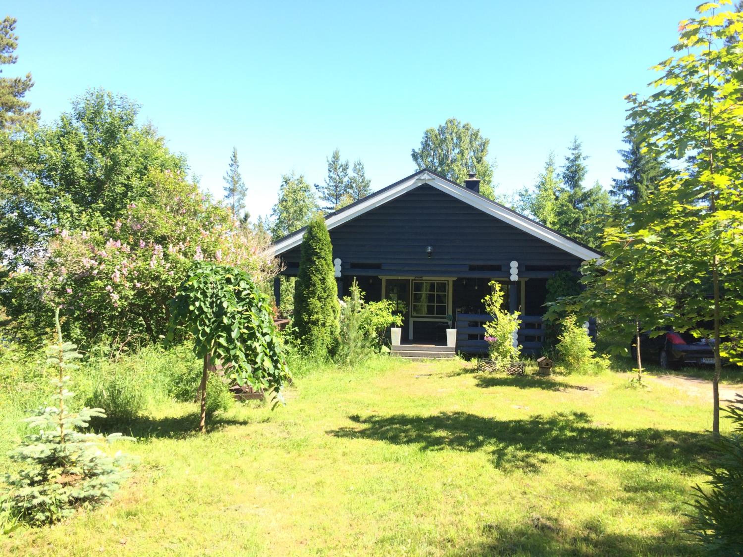 Three-Bedroom Cottage with Sauna photo 2