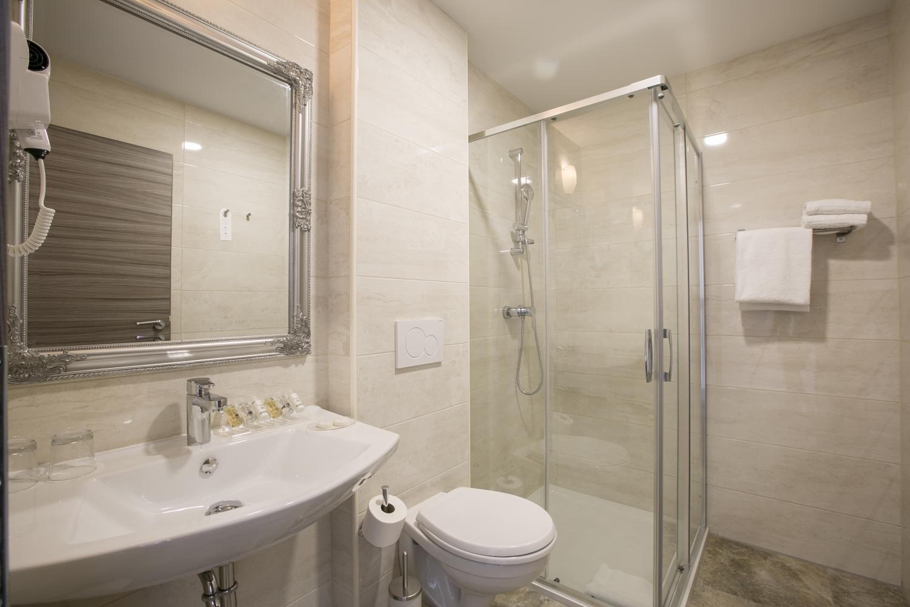 Superior Double Room - Beach Front - Photo 5