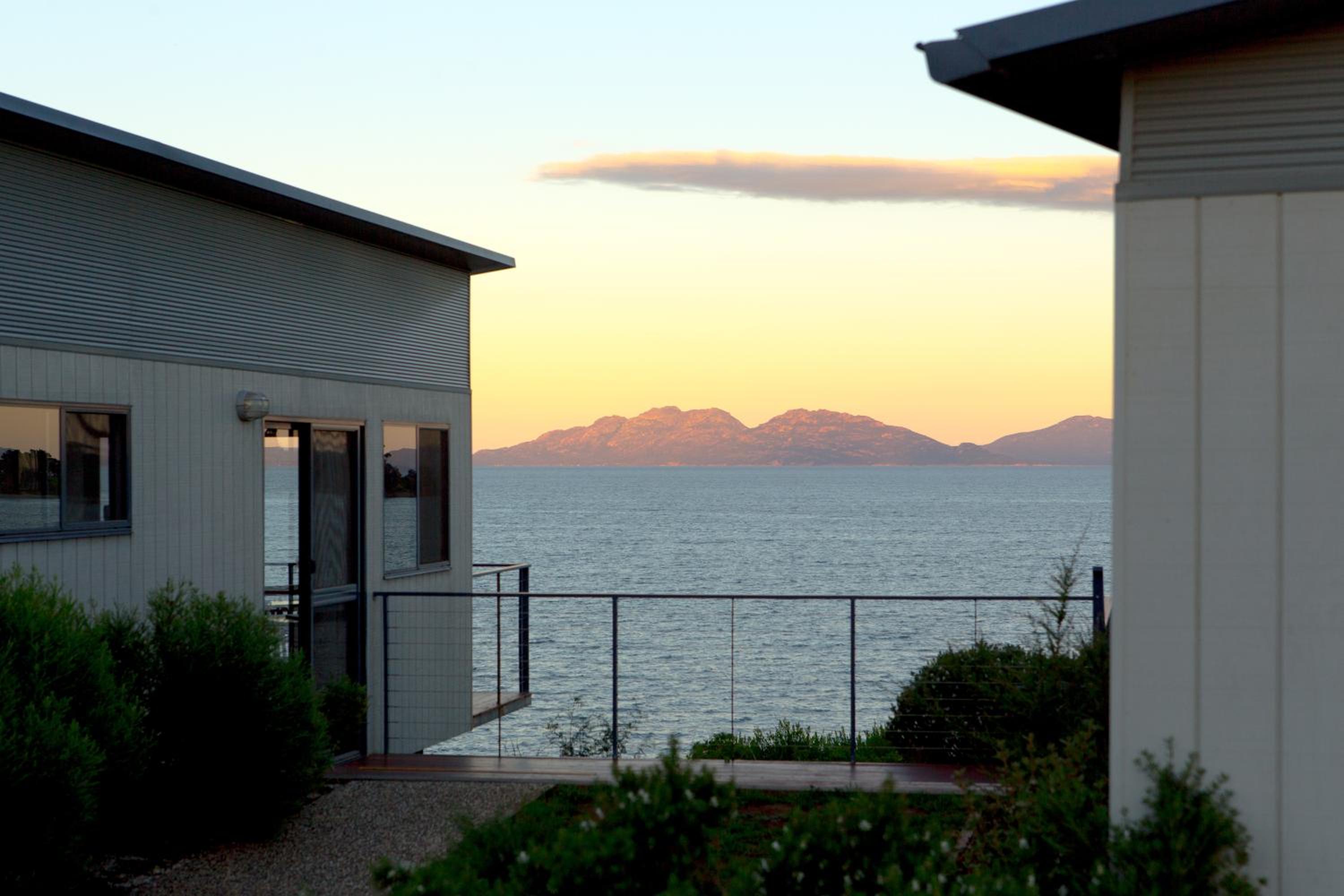 Premium Waterview Chalet - Photo 6