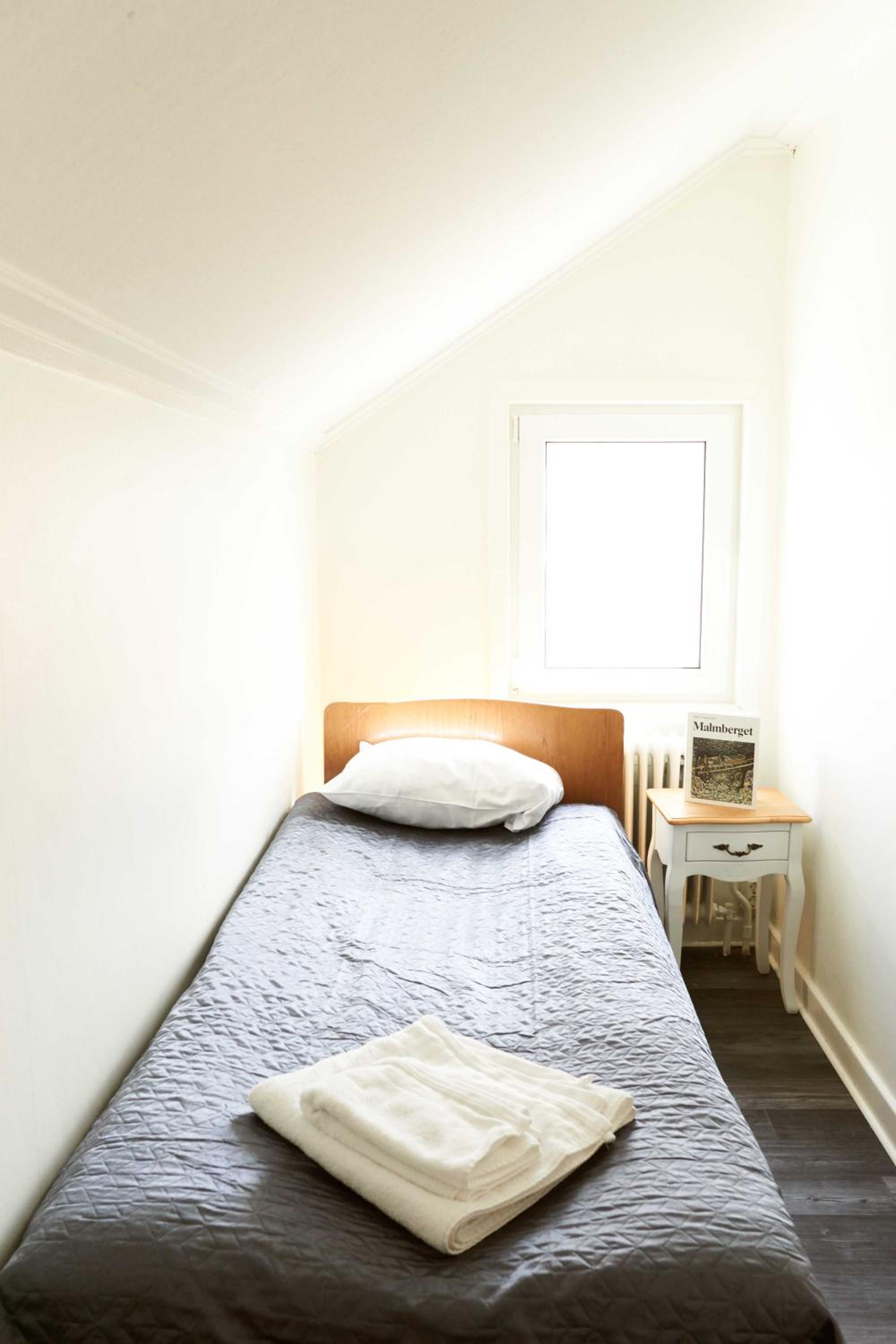 Quadruple Room with Shared Bathroom photo 3