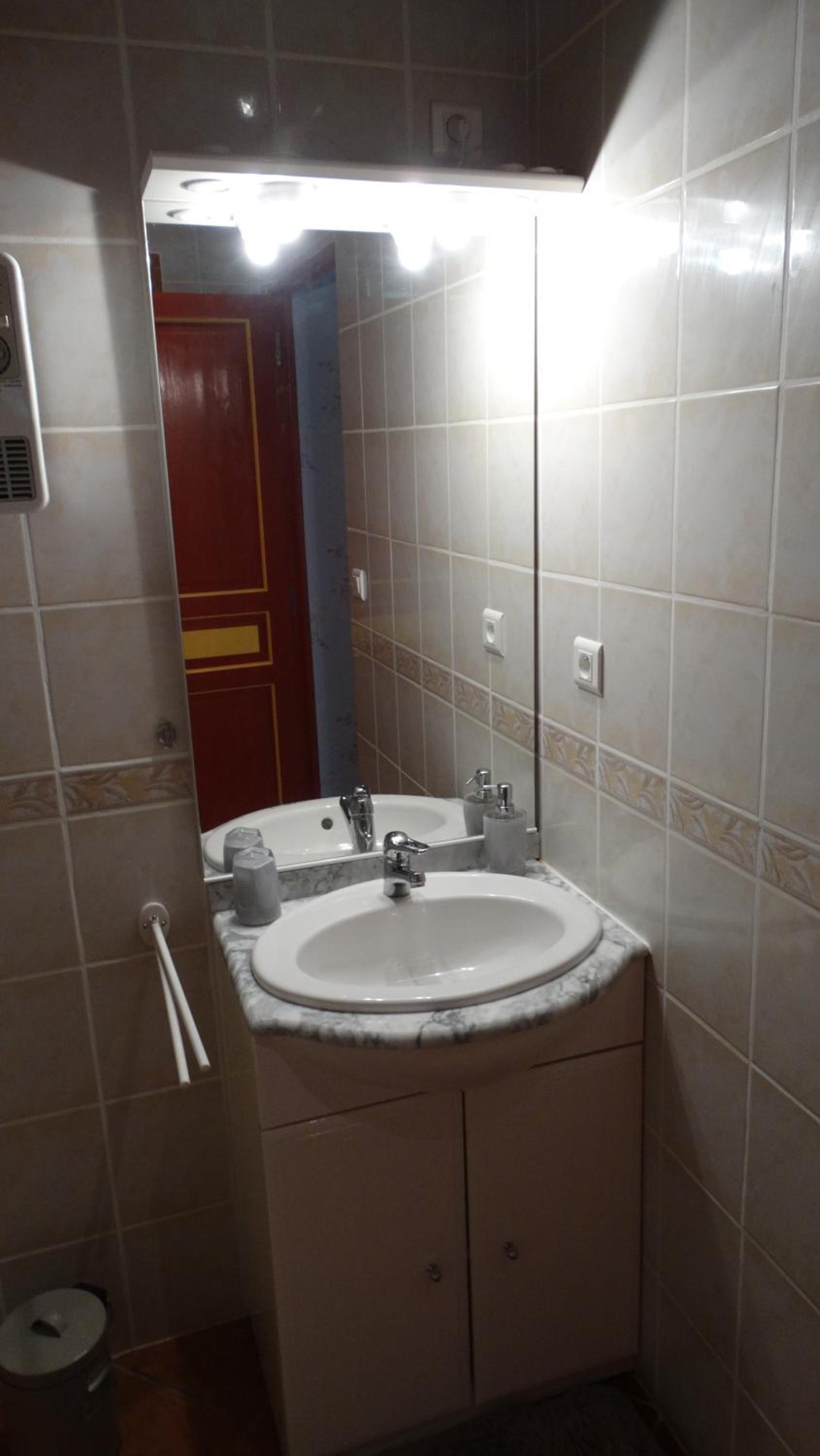 Double Room with Private External Bathroom photo 2