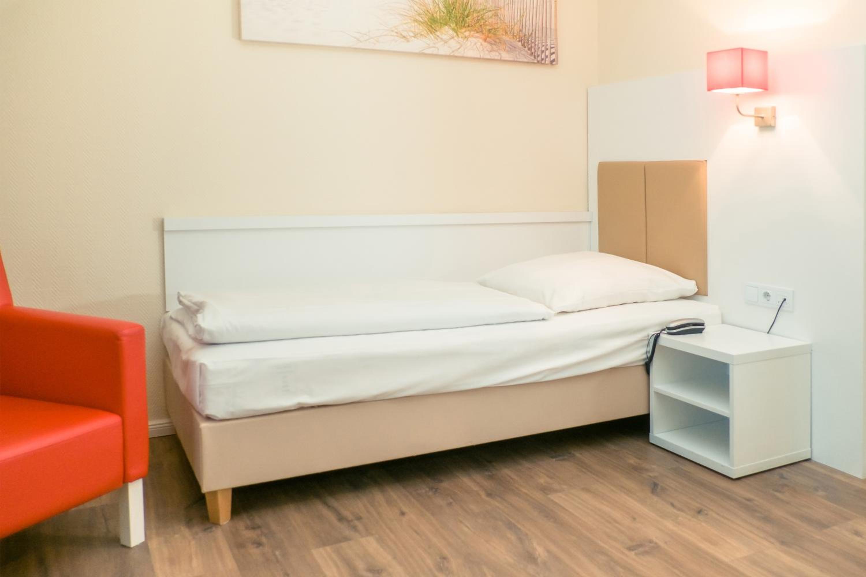 Standard Double Room - Photo 4