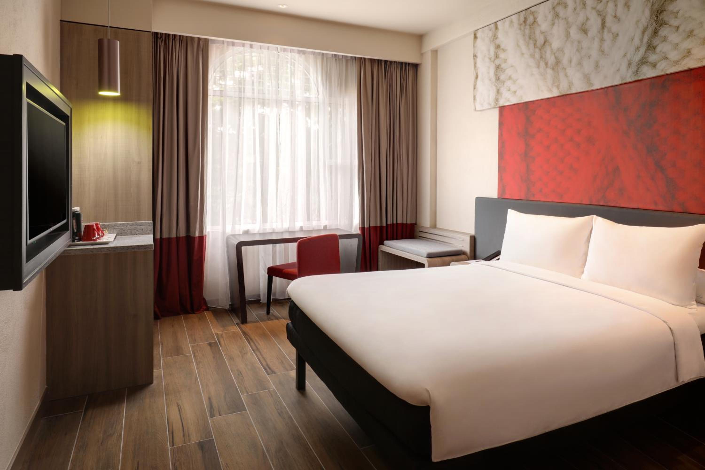 Standard Queen Room photo 2