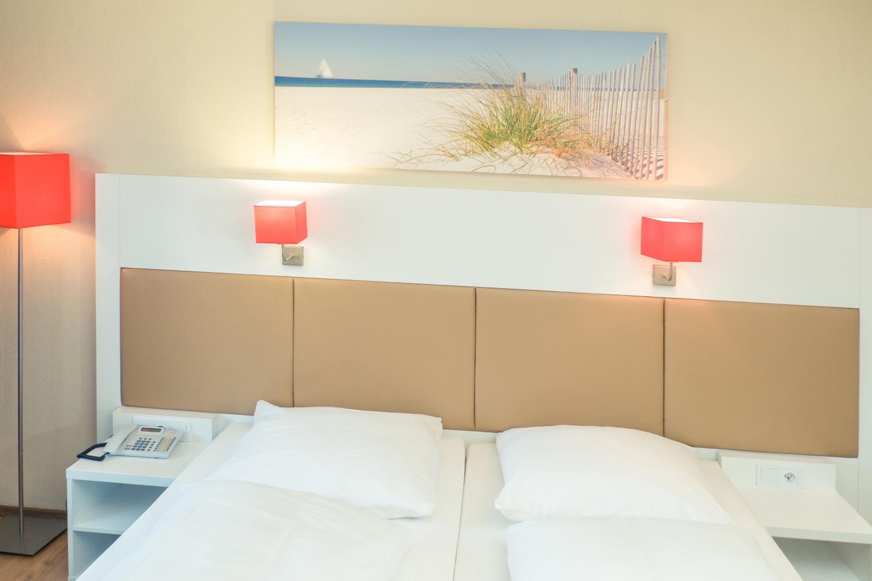 Standard Twin Room - Photo 7