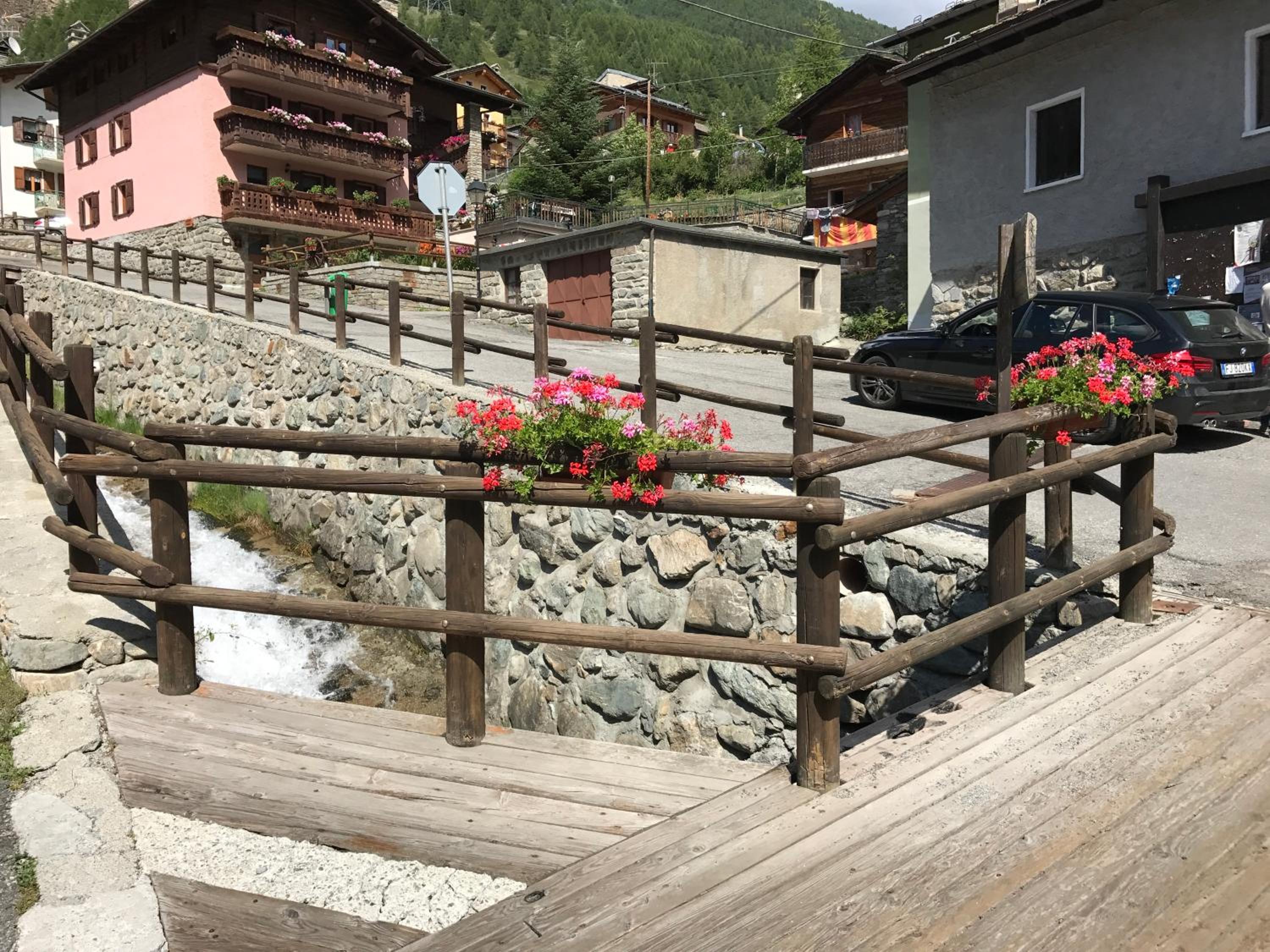 Apartment with Mountain View - Photo 20