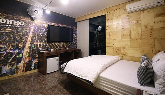 Suite with Spa Bath photo 2
