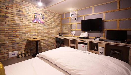 Deluxe Double Room with Shower photo 2