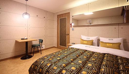 Deluxe Double Room with Shower photo 3