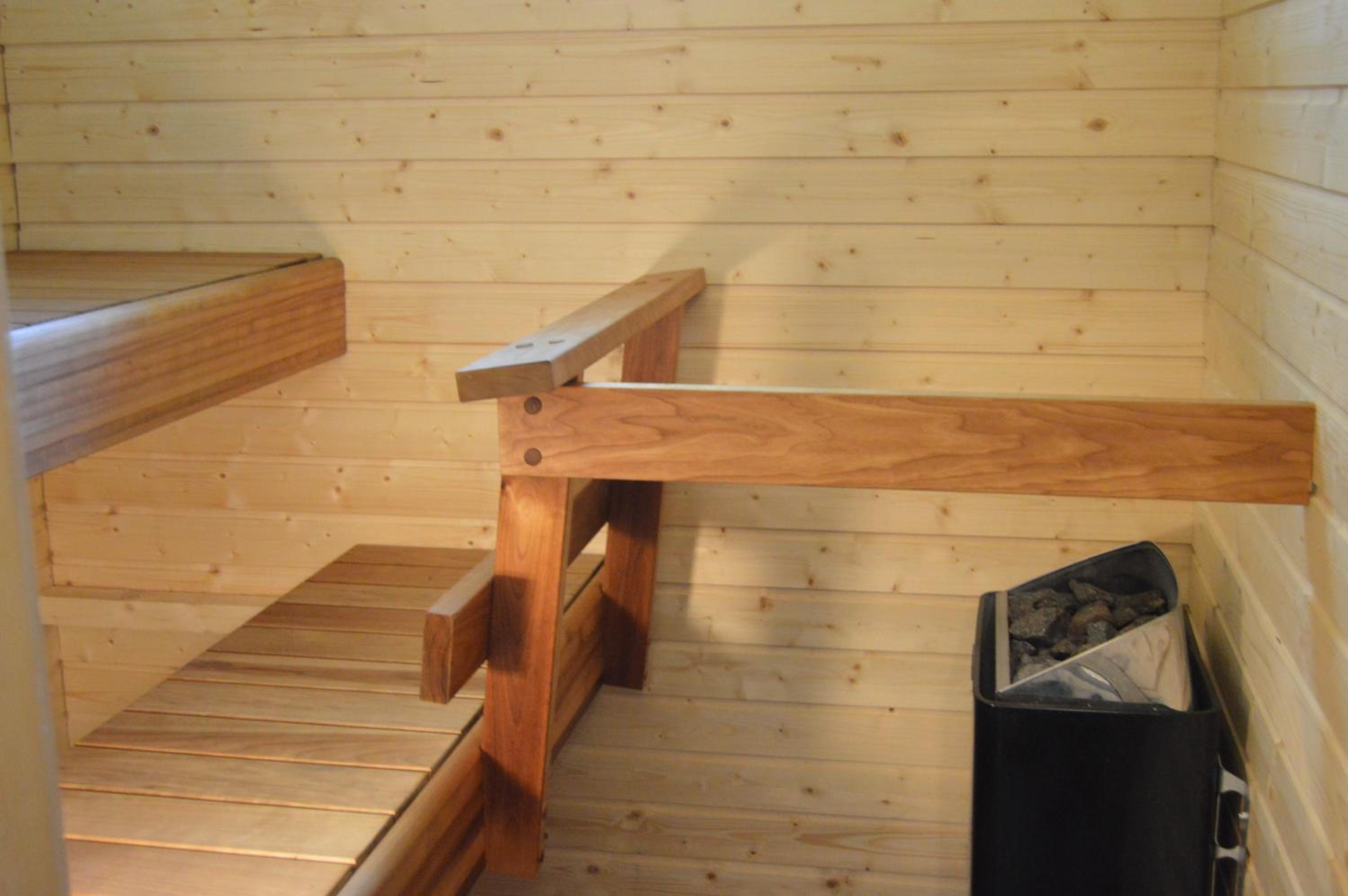 Family Room with Sauna - Photo 3