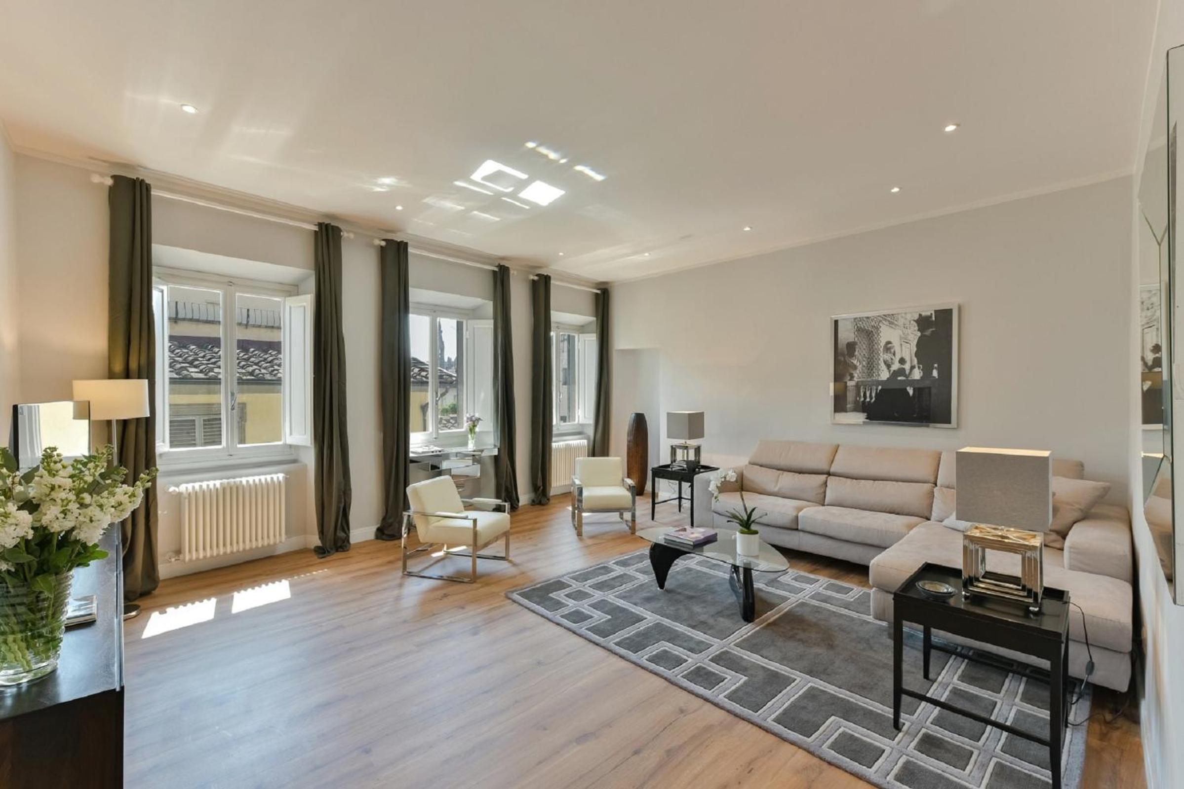 Deluxe Apartment