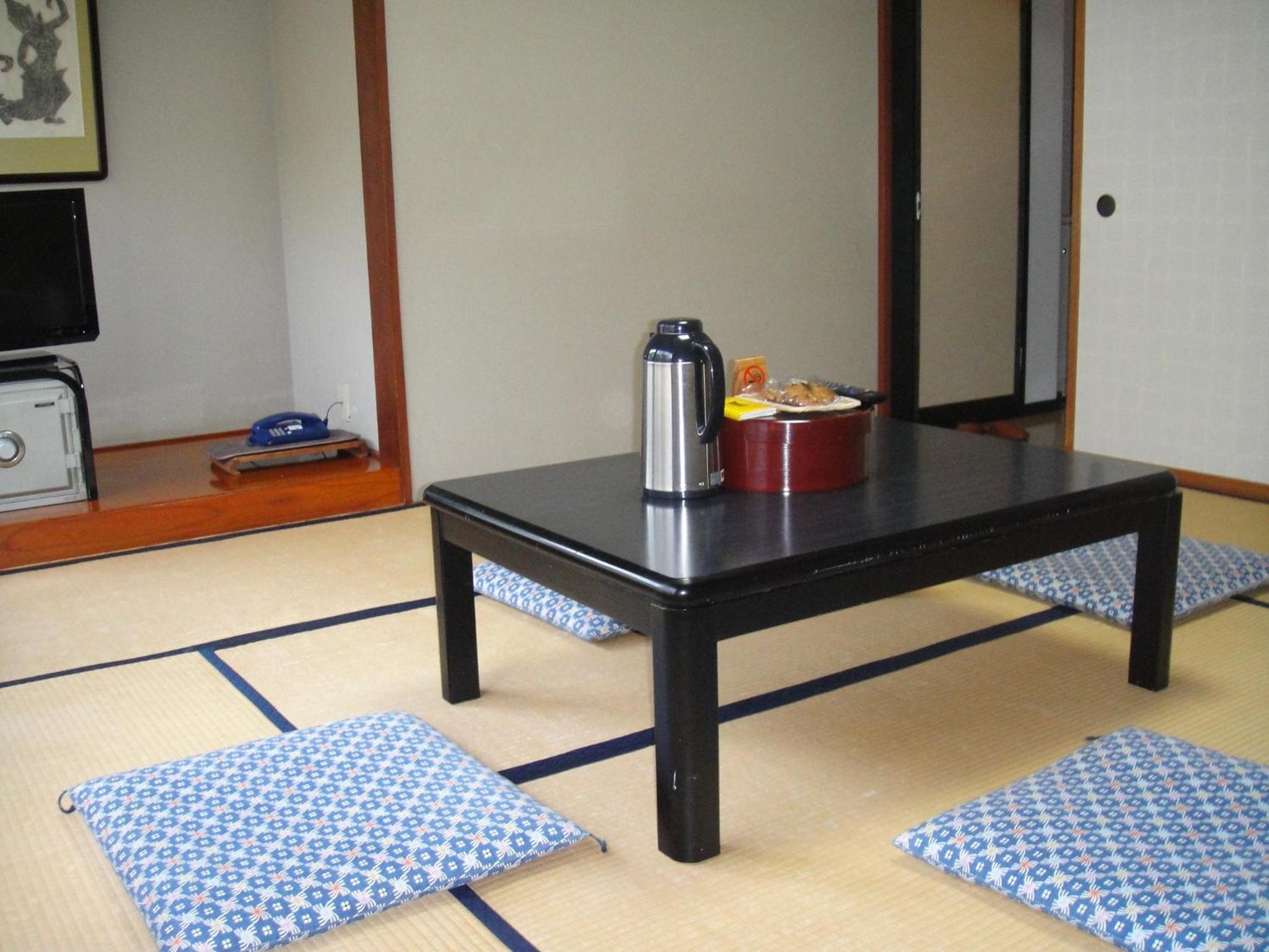 Japanese-Style Room with Private Bathroom - Non-Smoking - Photo 5