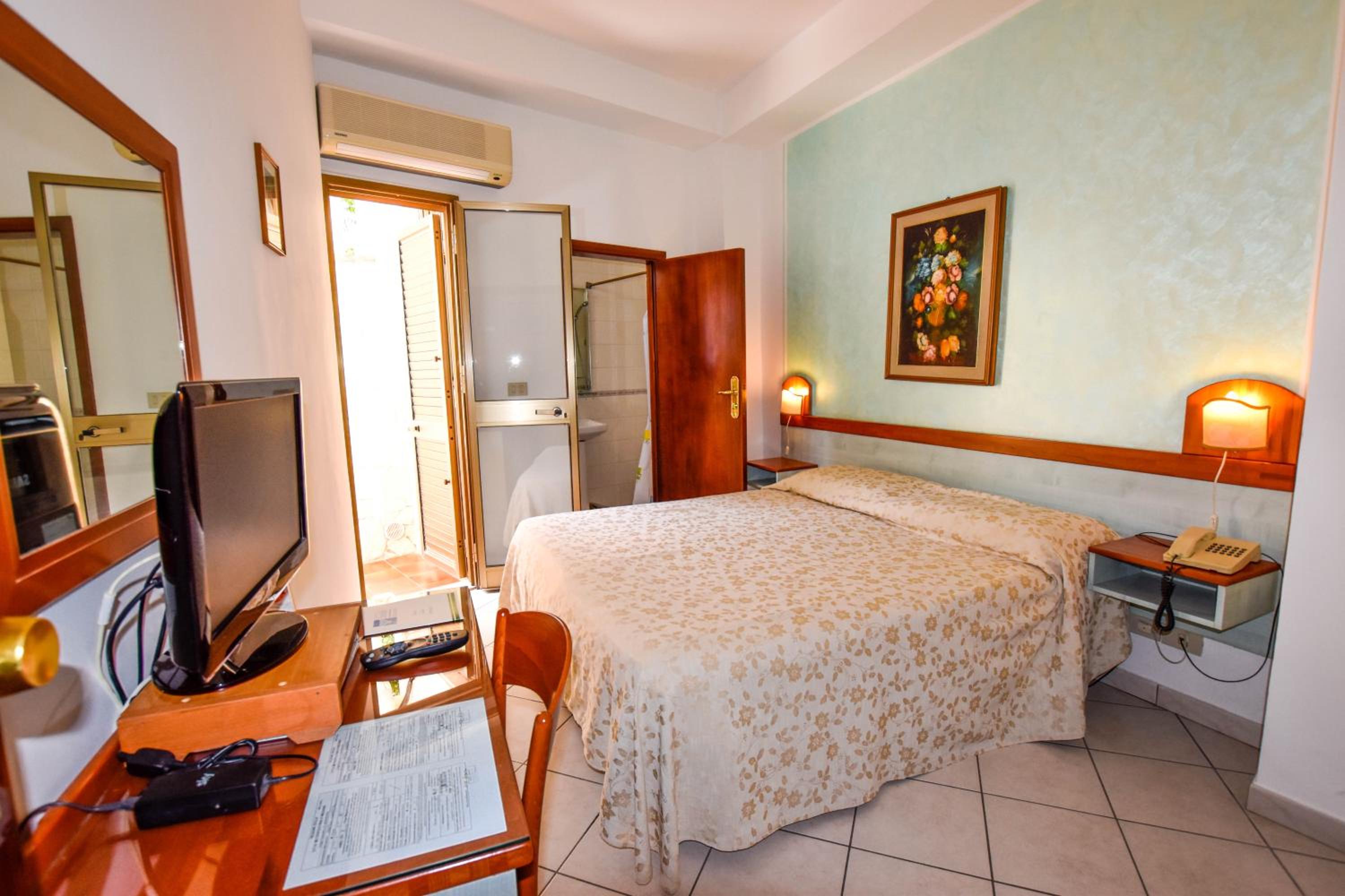 Standard Single Room photo 2