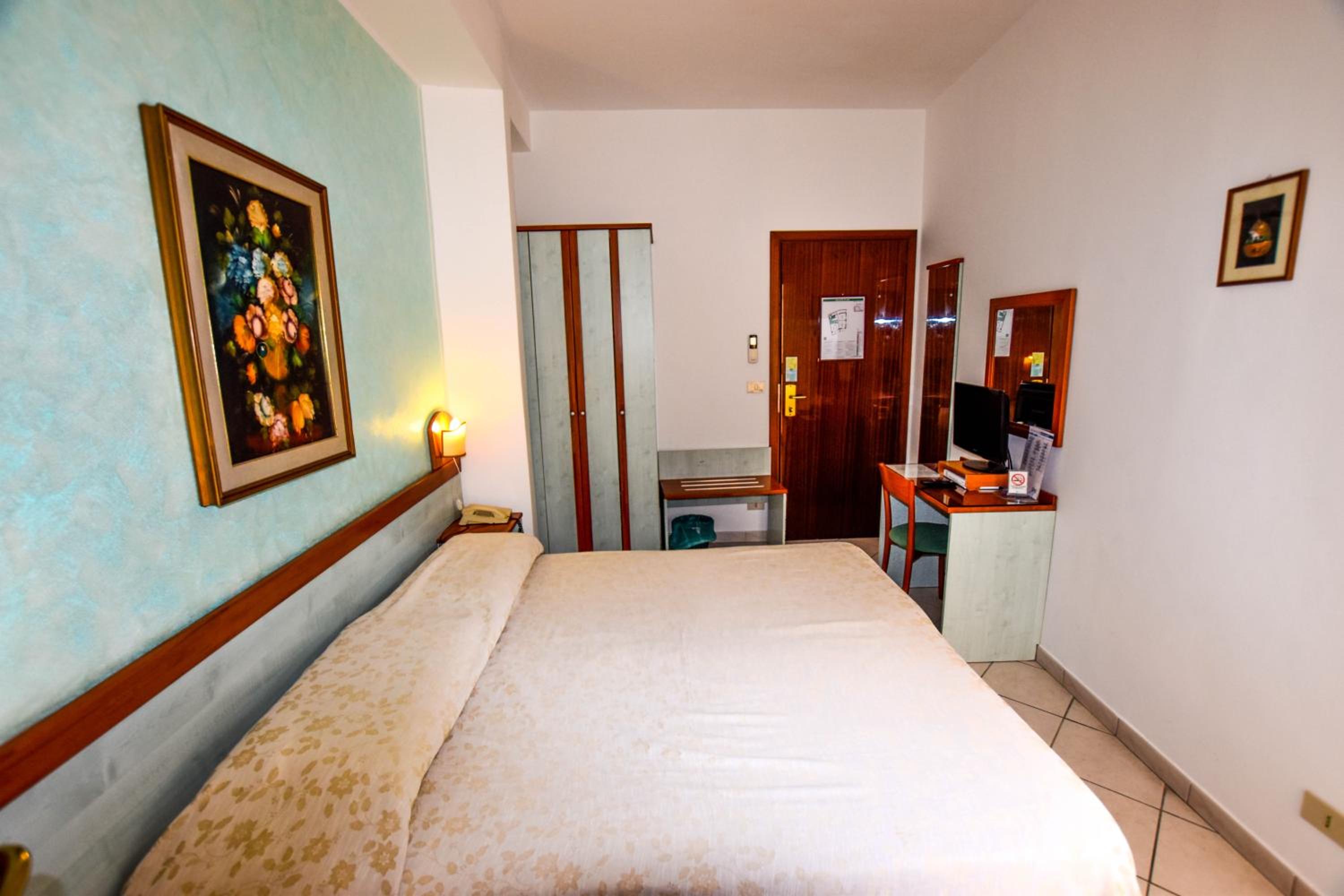 Standard Single Room photo 3