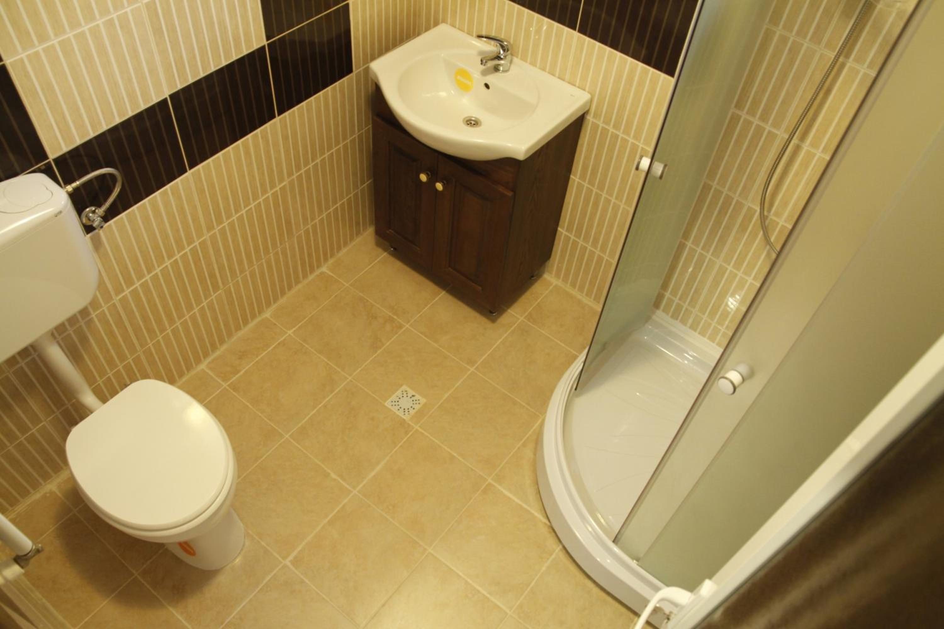 Double or Twin Room with Private Bathroom photo 3