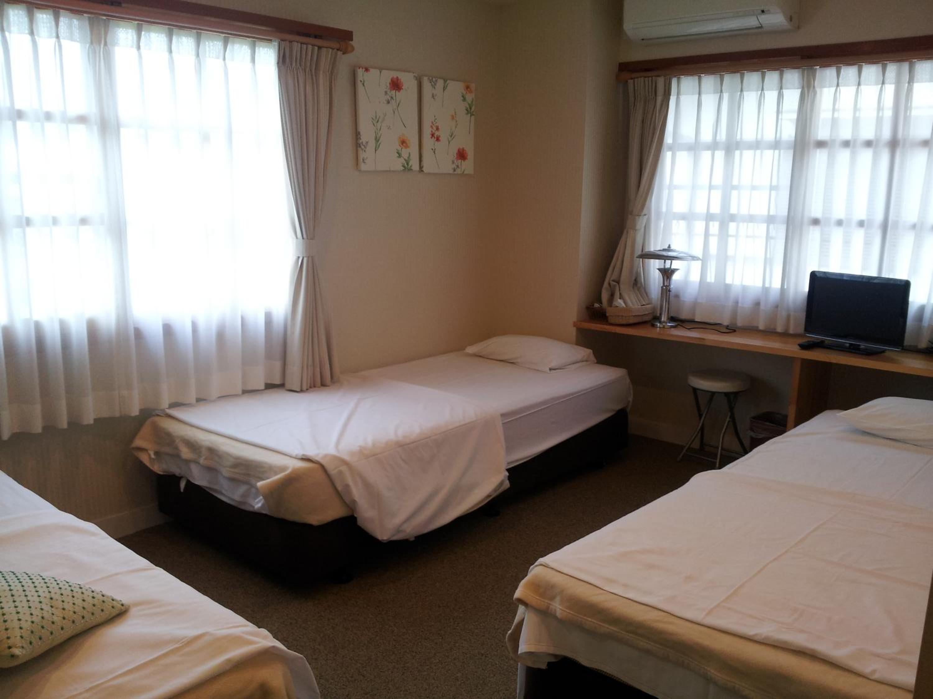 Triple Room with Bathroom photo 1