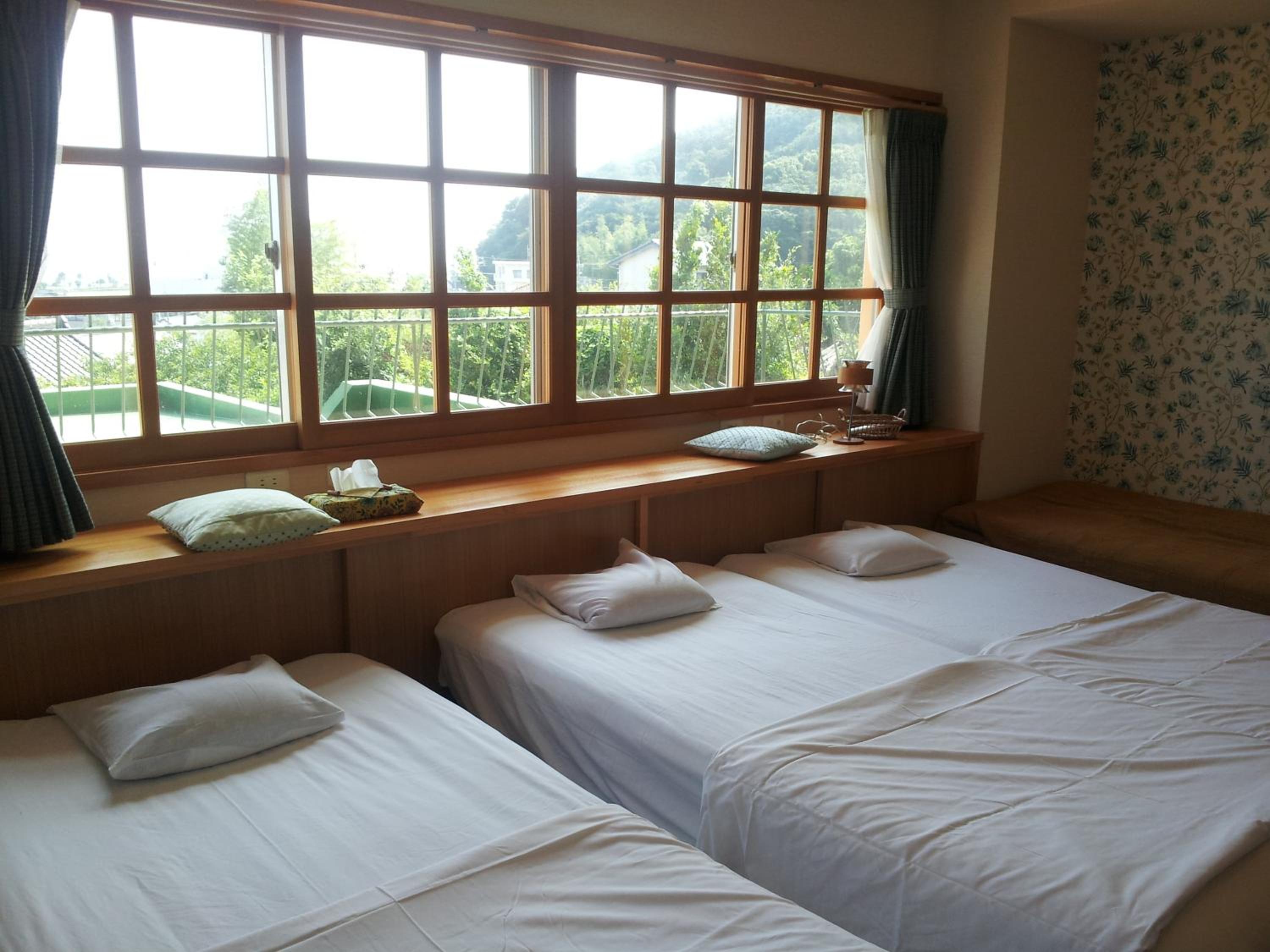 Quadruple Room with Bathroom photo 1