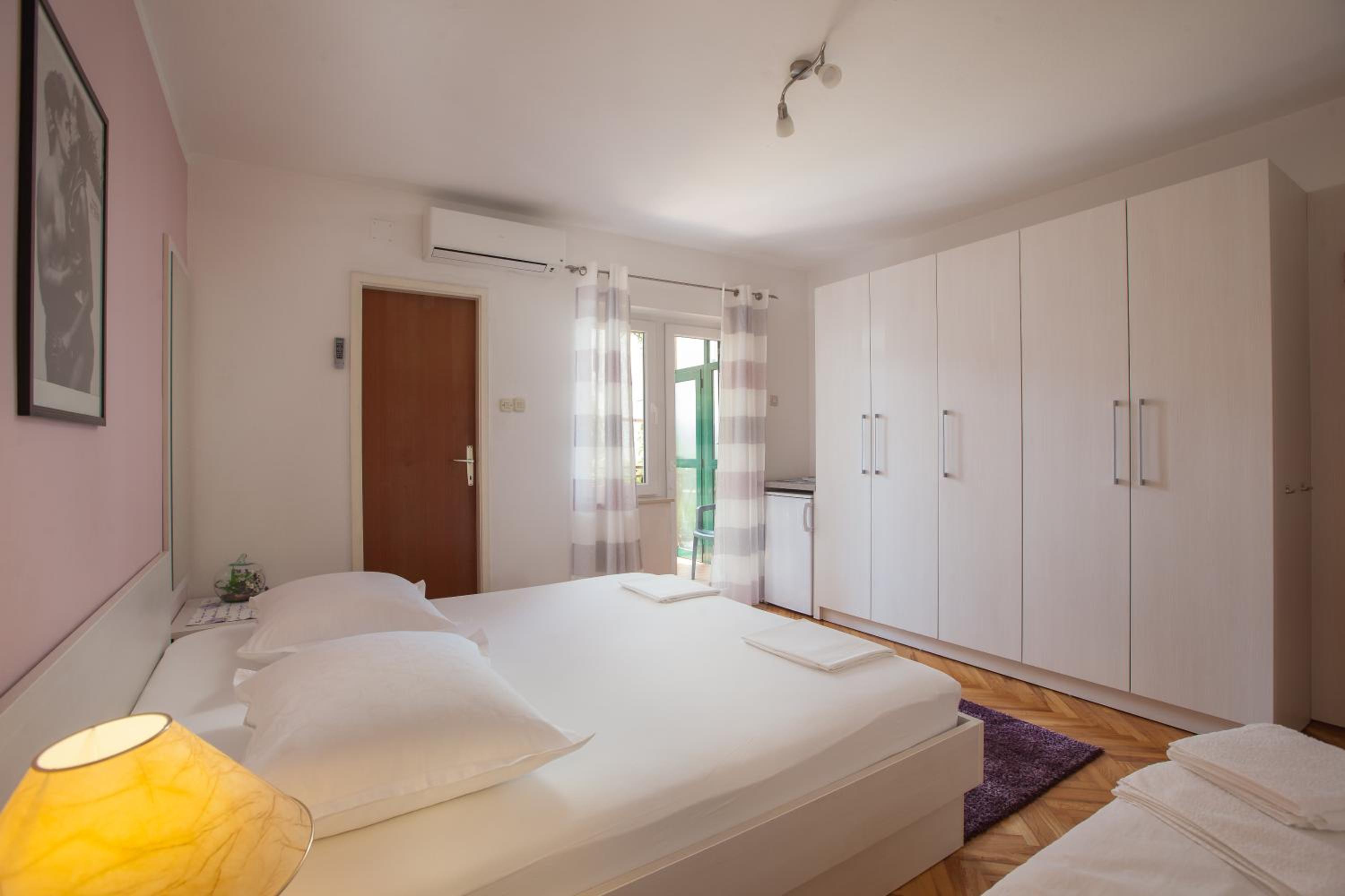 Large Double Room photo 2