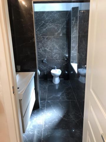Family Room With Private Bathroom - Photo 12