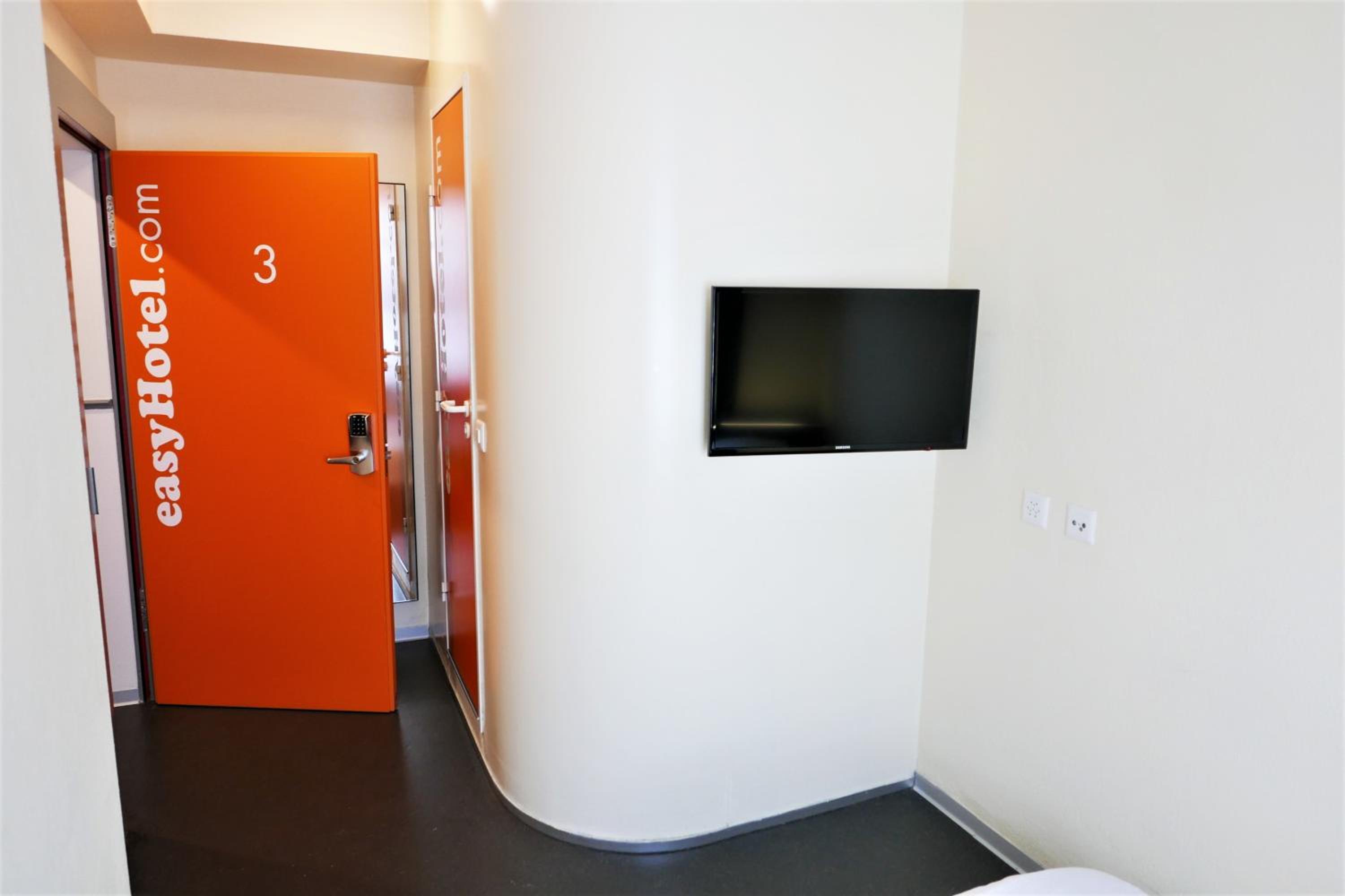 Economy Double Room for 1- 2 People photo 2