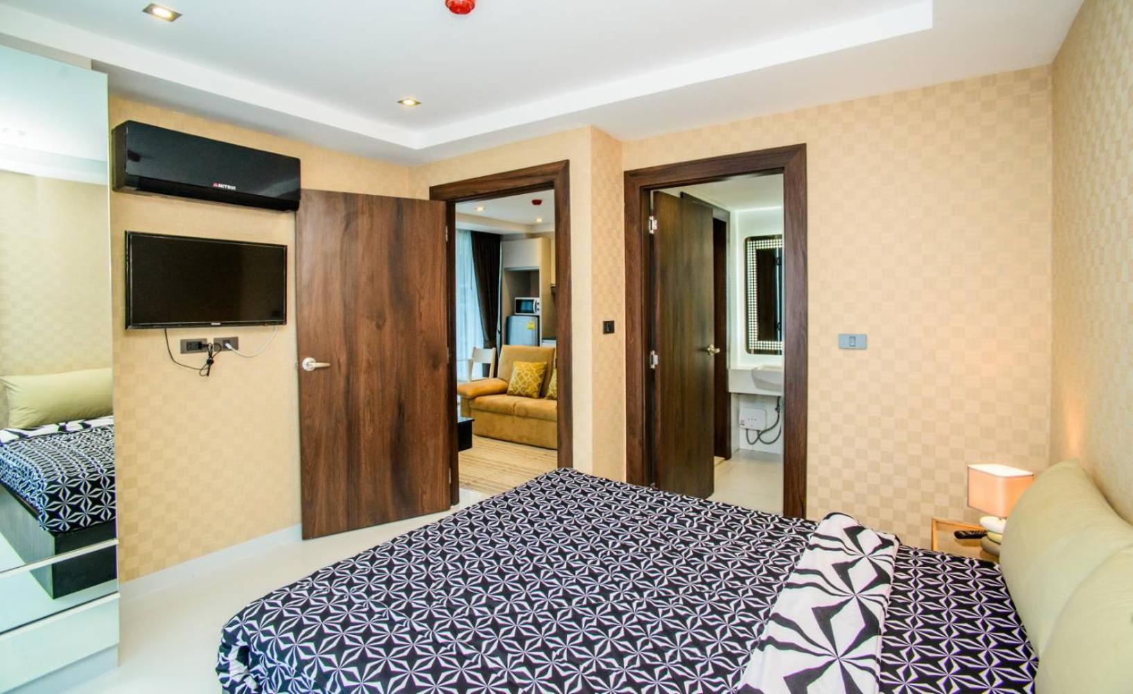 Apartment with Sea View - Photo 10