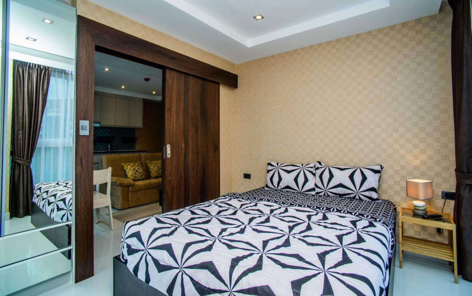 Apartment with Sea View - Photo 9