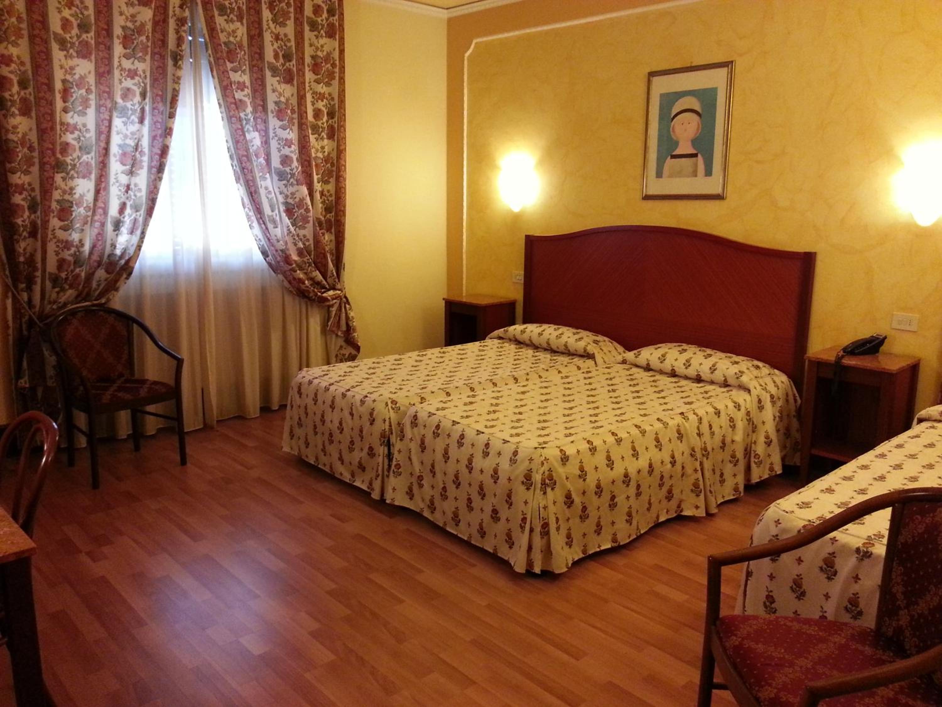 Quadruple Room - Photo 1