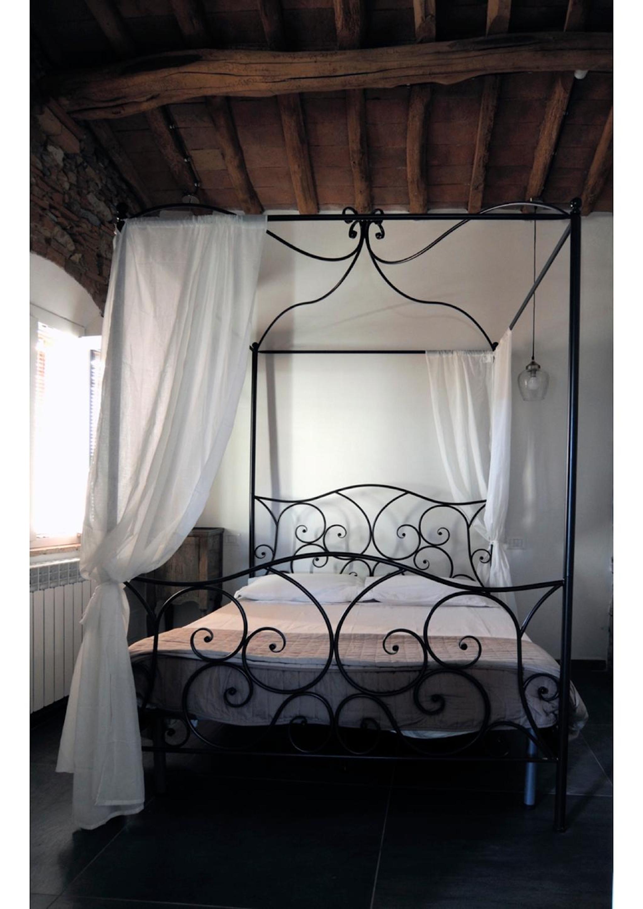 Doppelzimmer mit eigenem externen Badezimmer