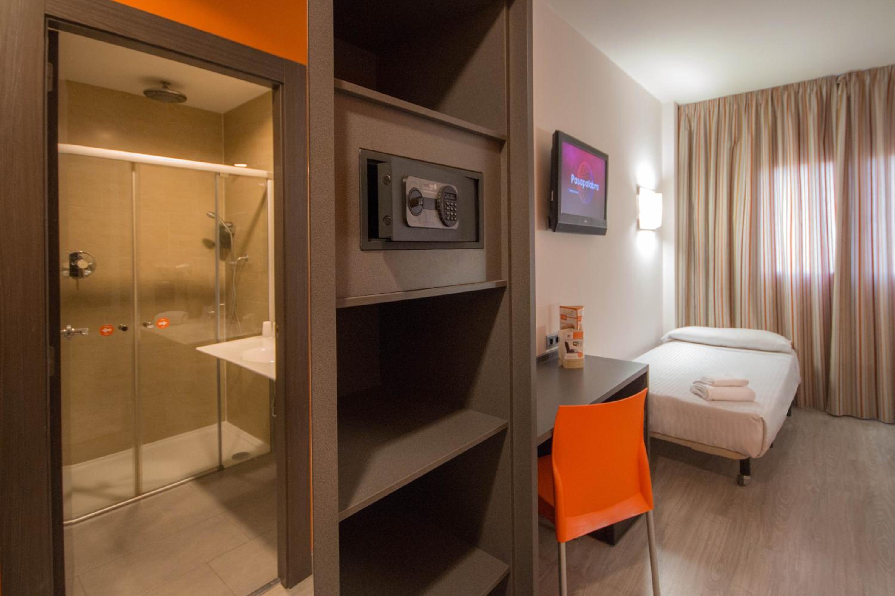 Double Room with Extra Bed photo 3