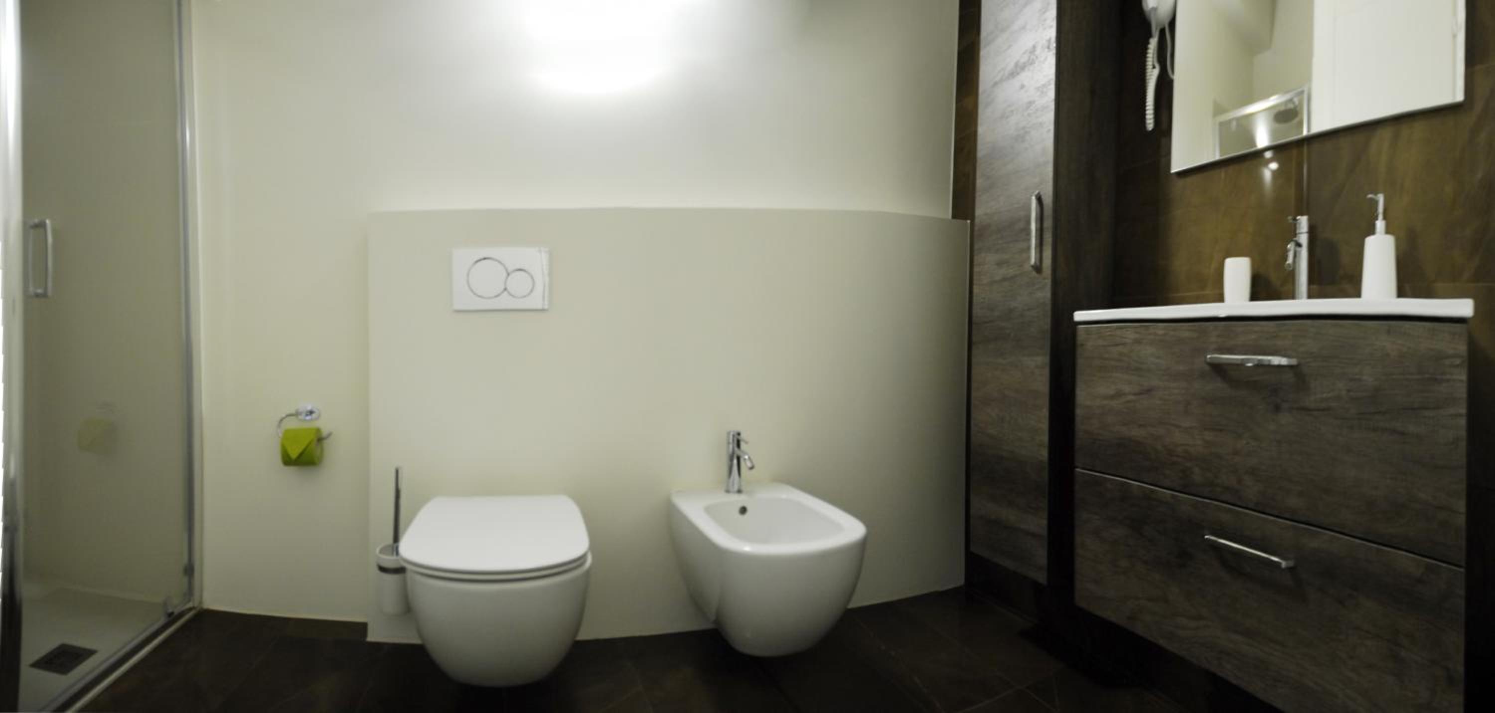 Triple Room with Lake View - Photo 10