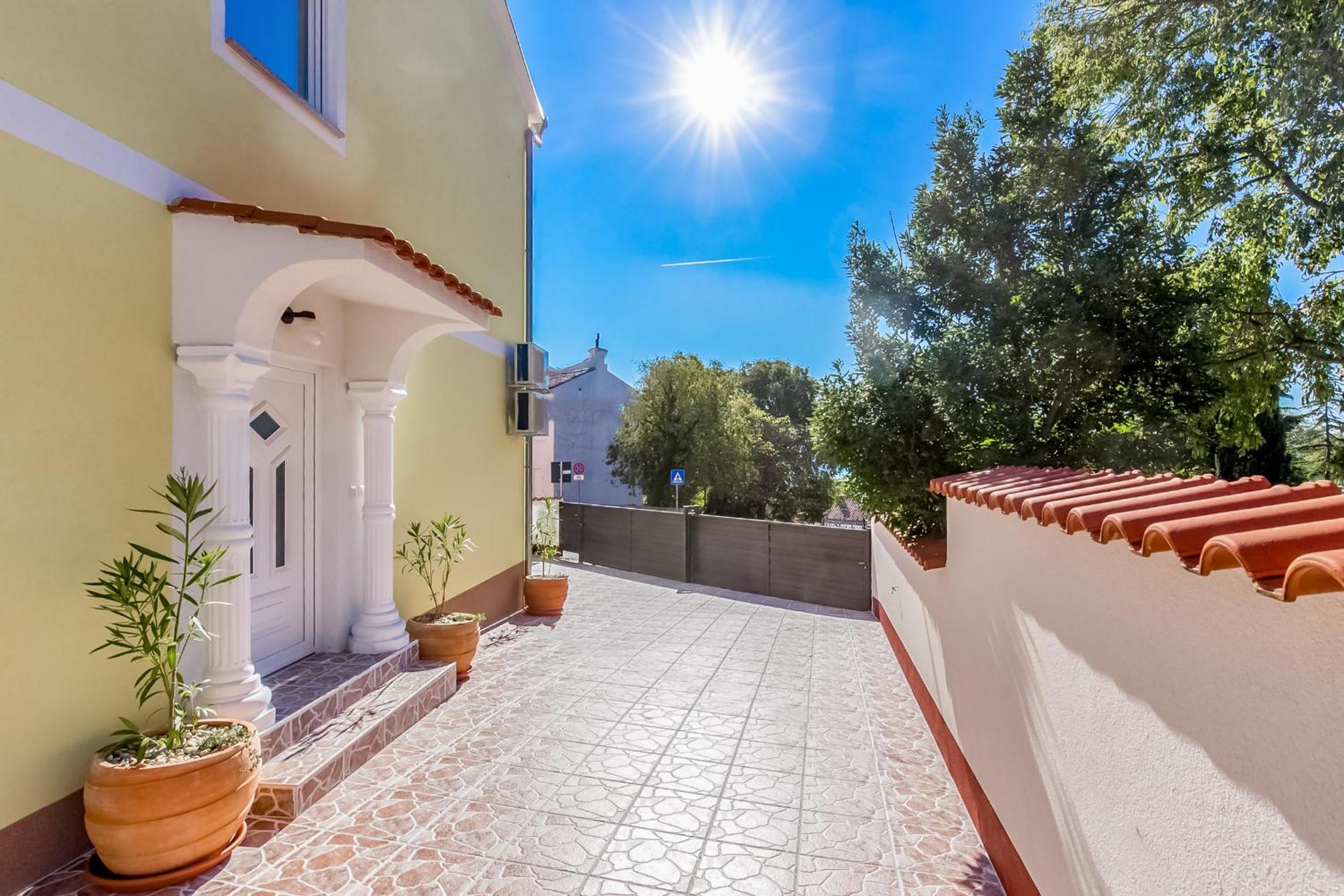 Villa - Photo 10