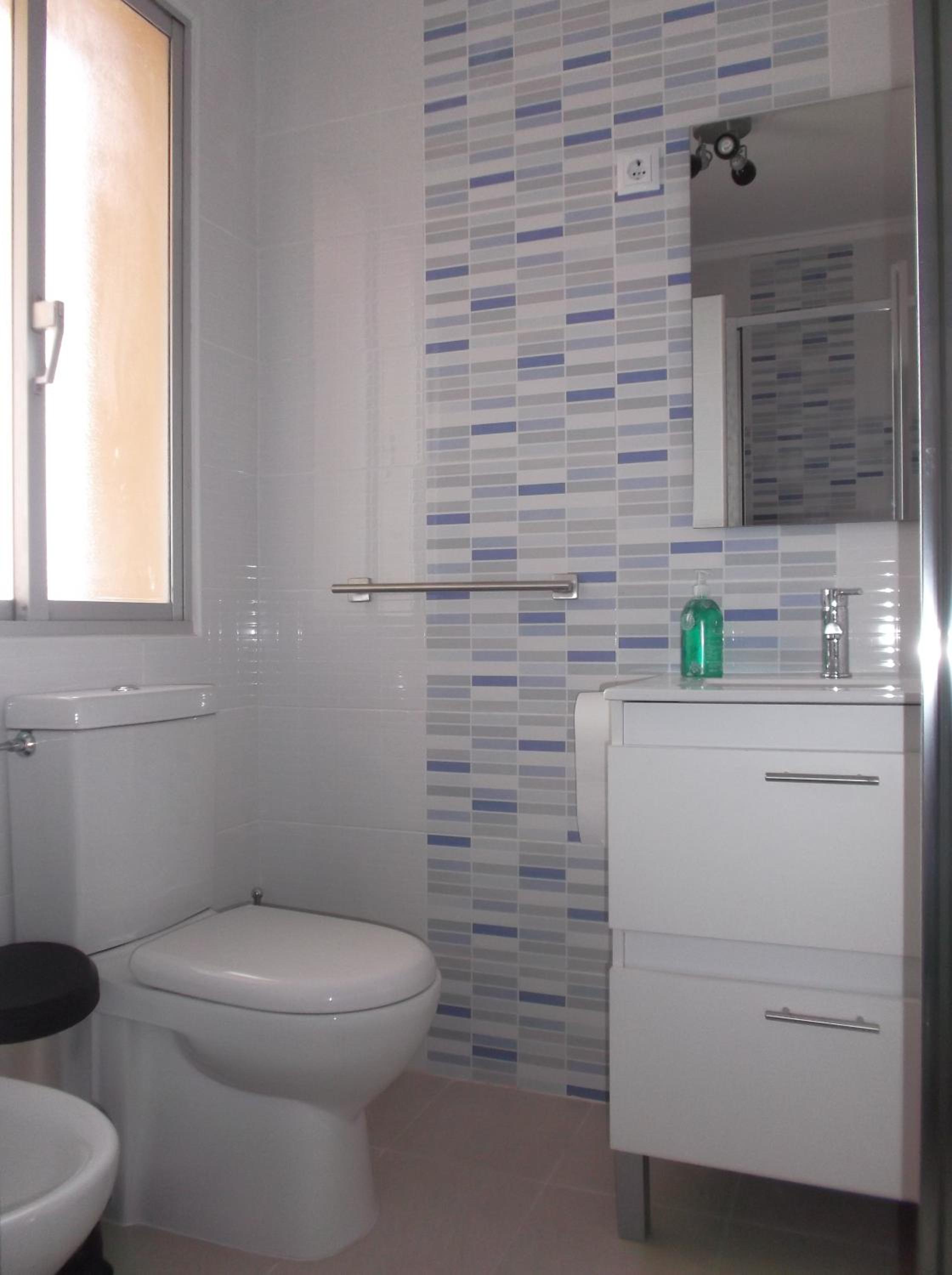 Standard Single Room with Shared Bathroom