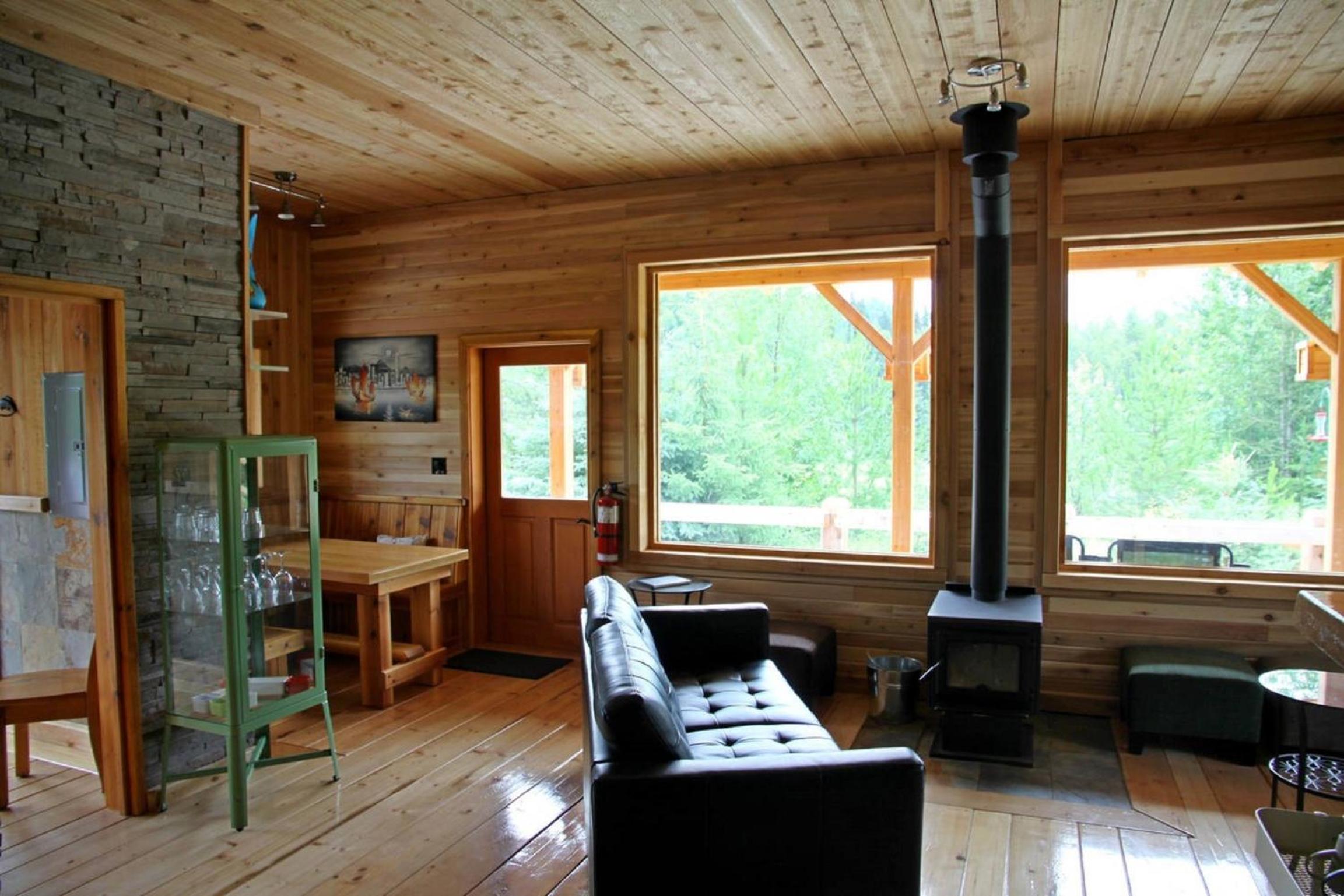 Two-Bedroom Cottage with External Bathroom photo 1