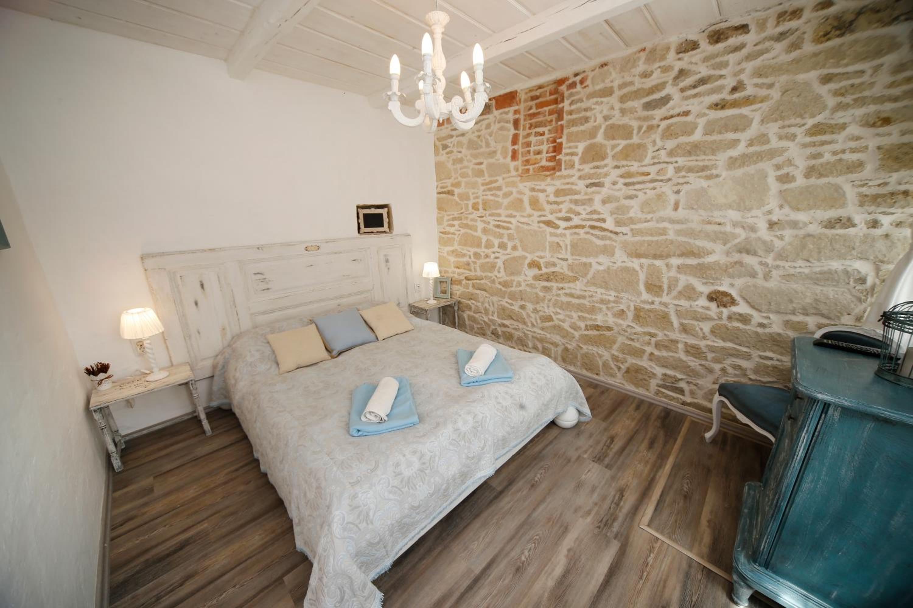 One-Bedroom Apartment (2 Adults) with Terrace - Photo 6