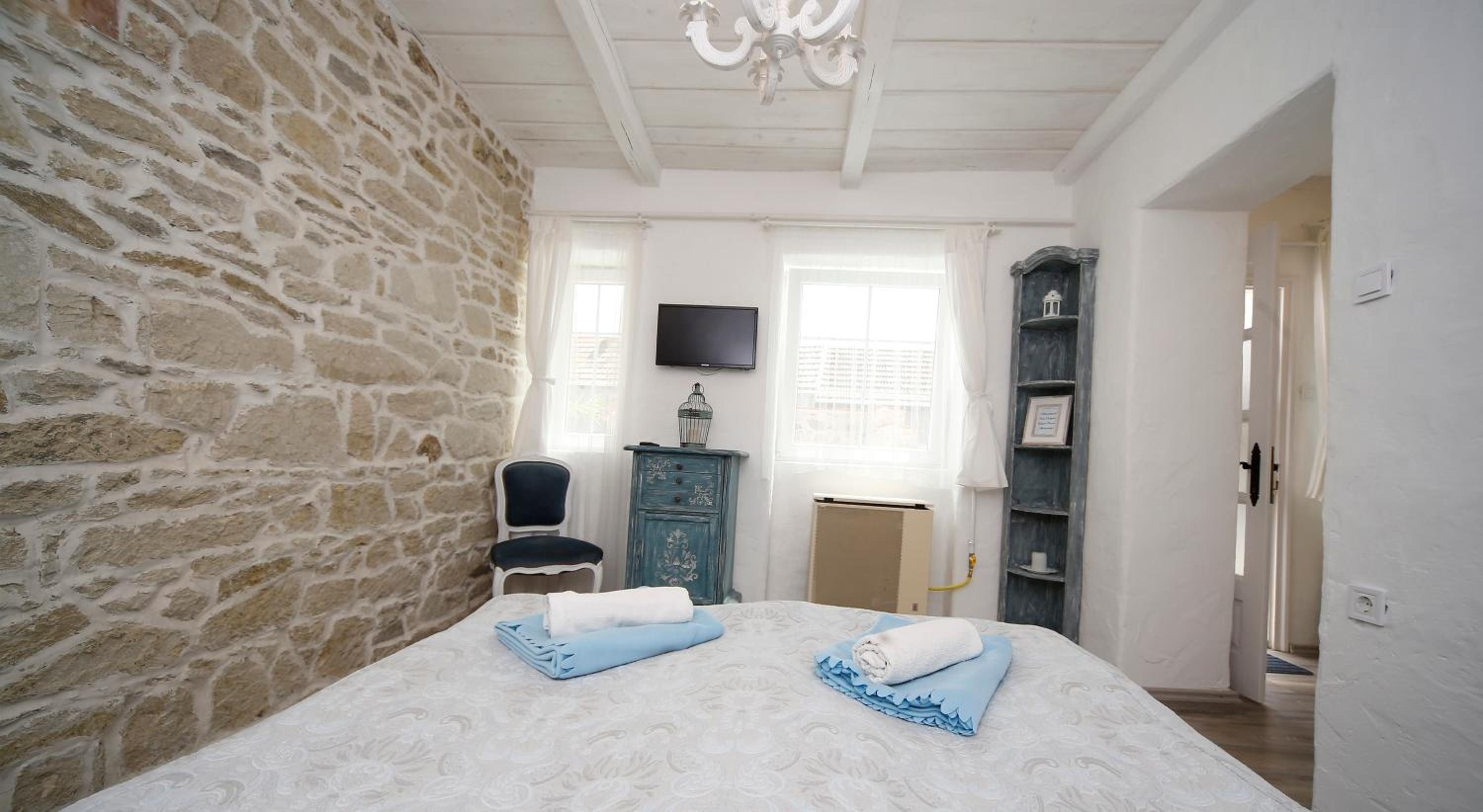 One-Bedroom Apartment (2 Adults) with Terrace - Photo 5