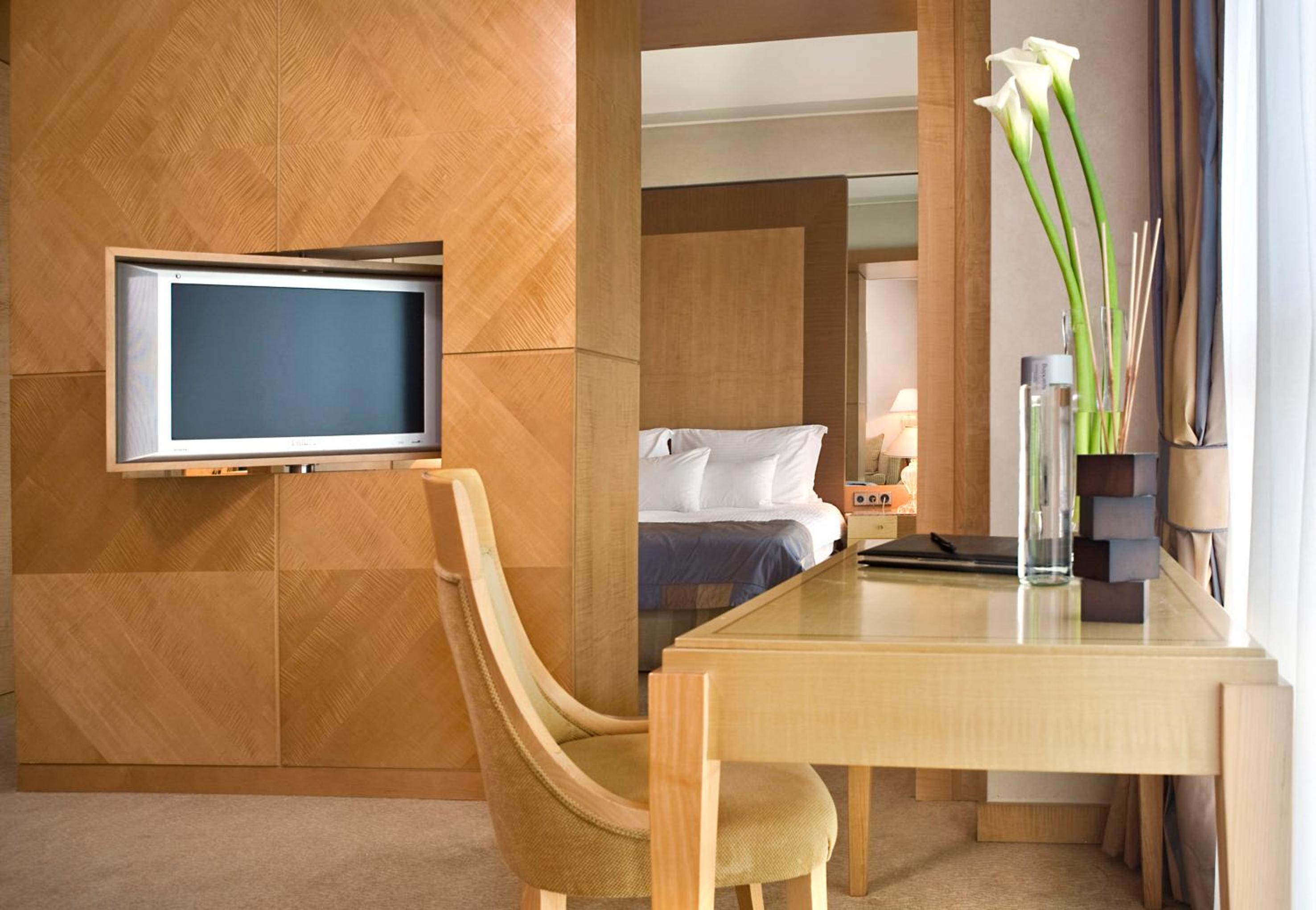 Executive Junior Suite - Photo 8