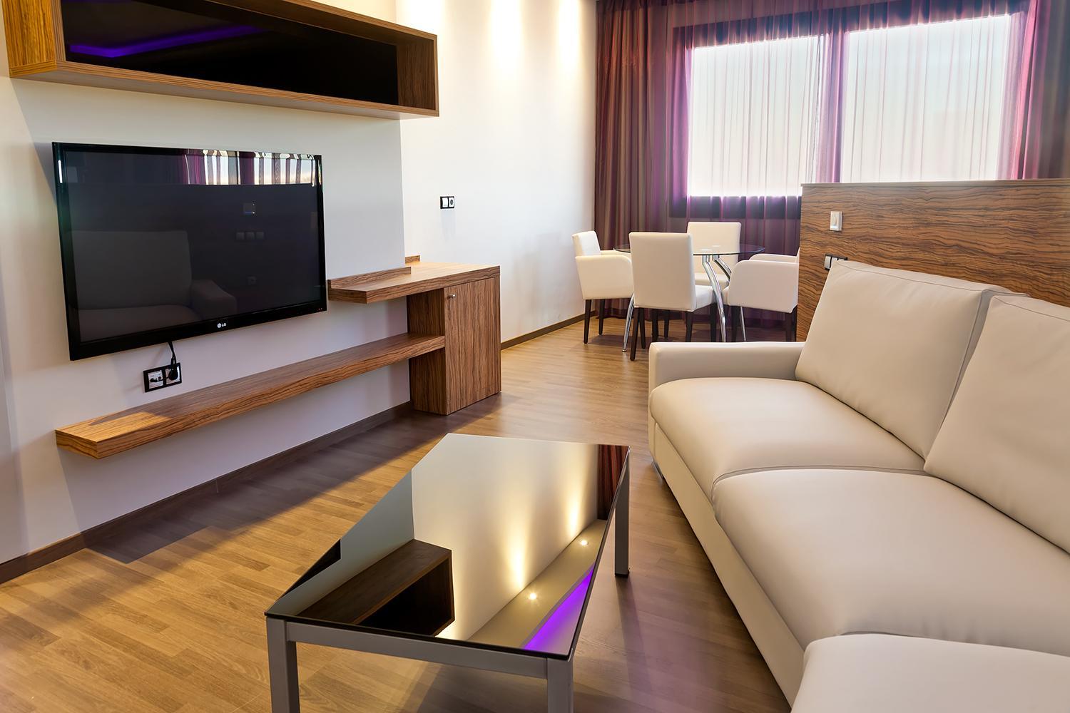 Superior Suite - Photo 5