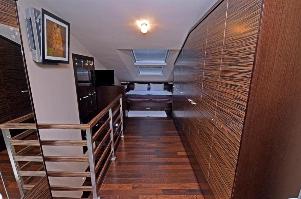 Duplex Apartment with Sea View - Photo 18
