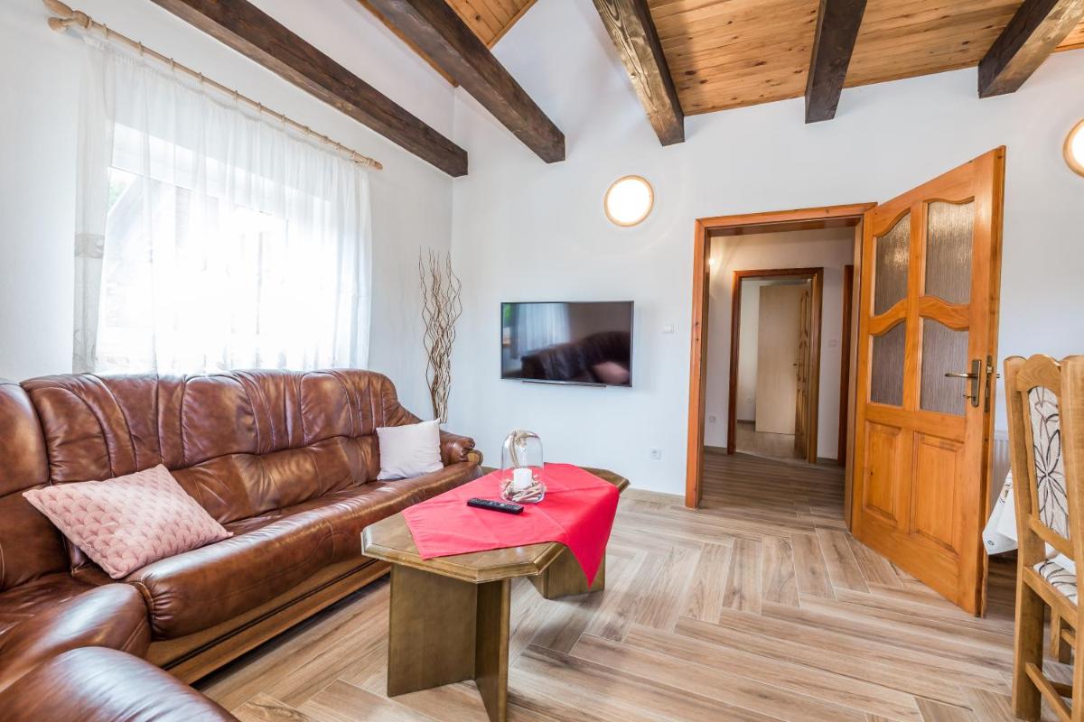 Villa photo 2