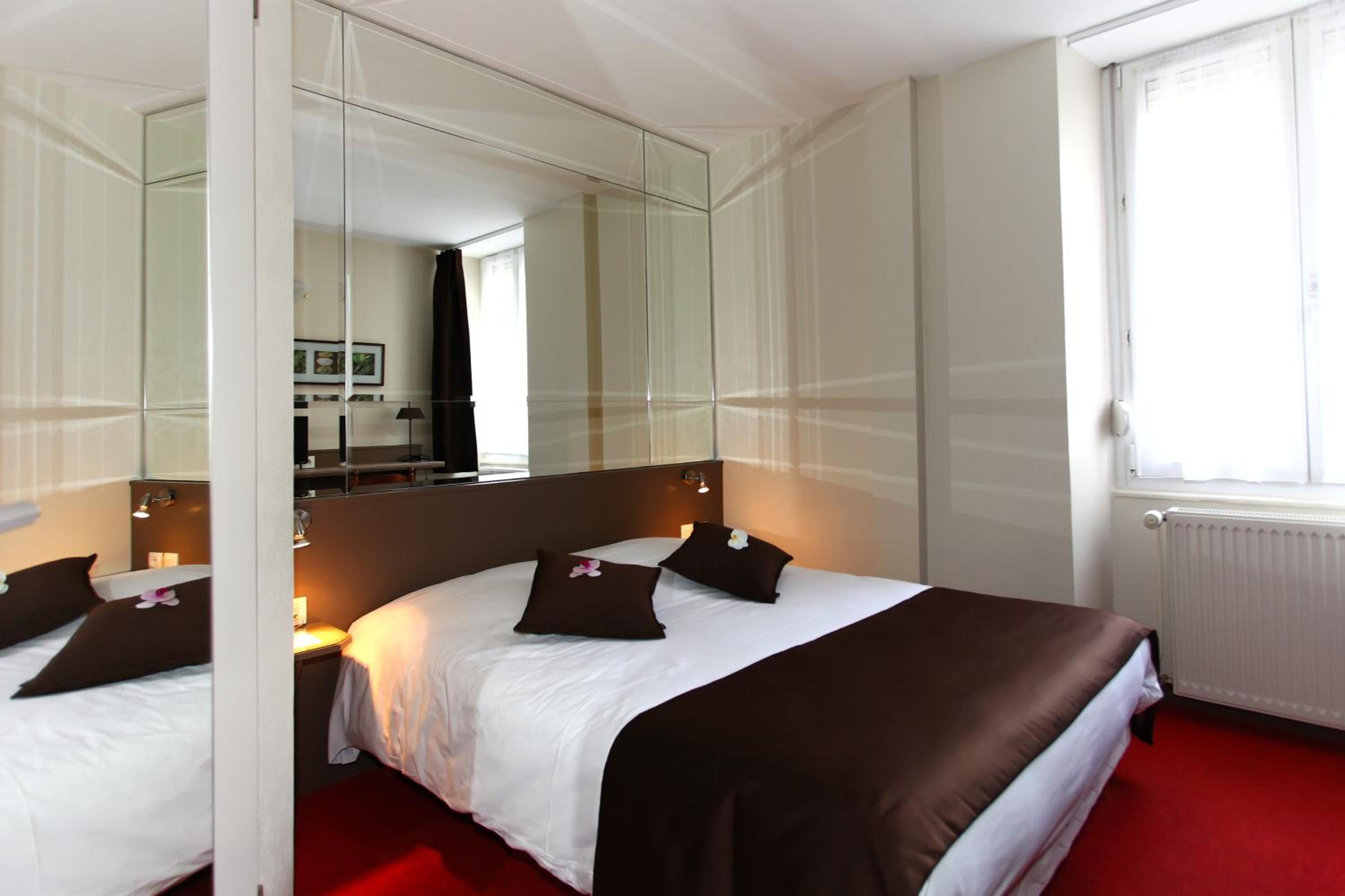 Standard Double Room - Photo 2