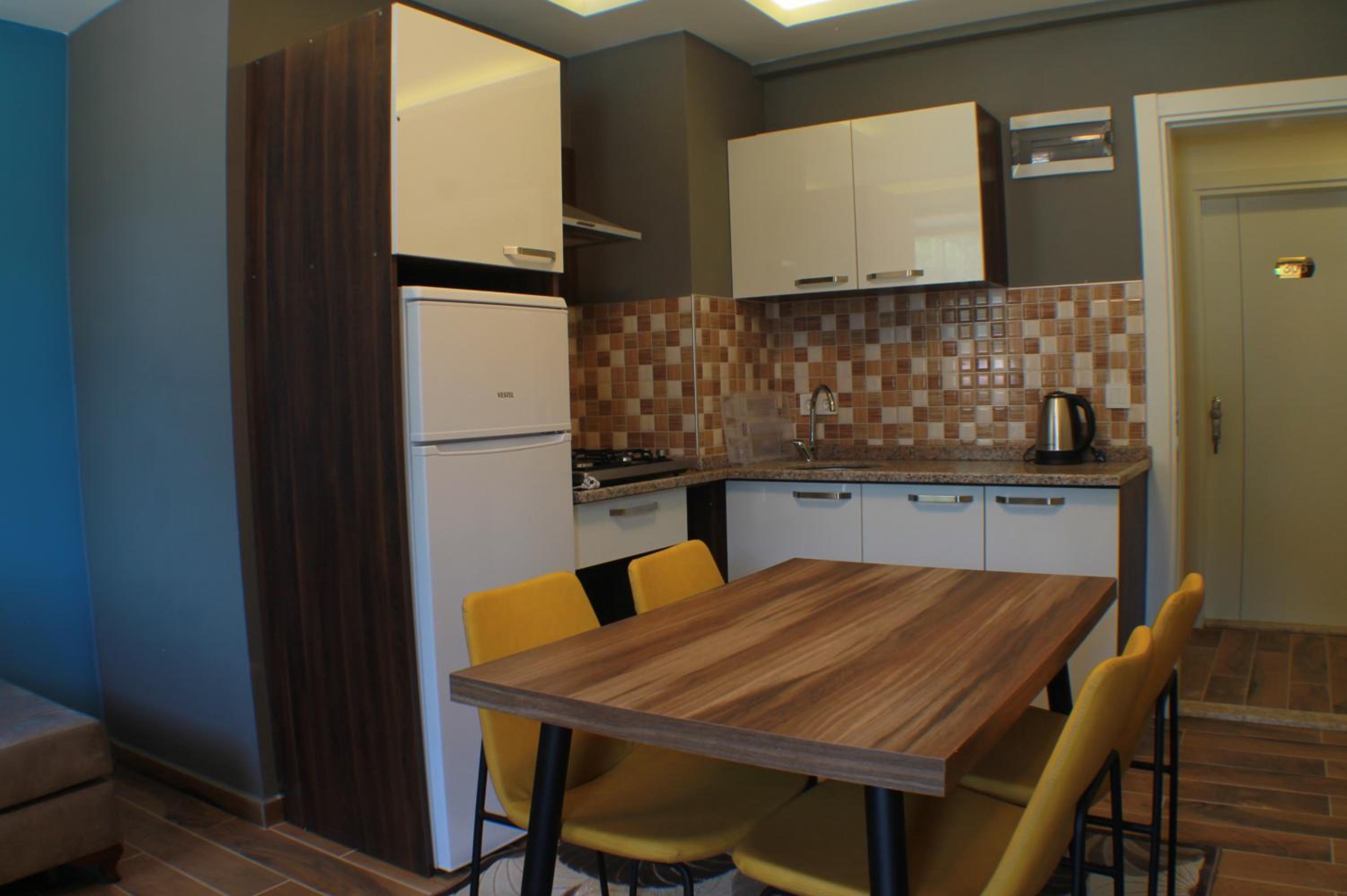 One-Bedroom Suite with Balcony (Ground Floor) - Photo 4