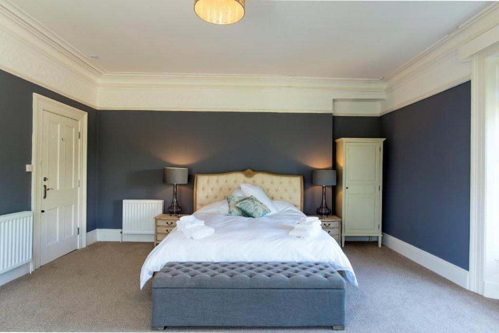 Suite with Lake View