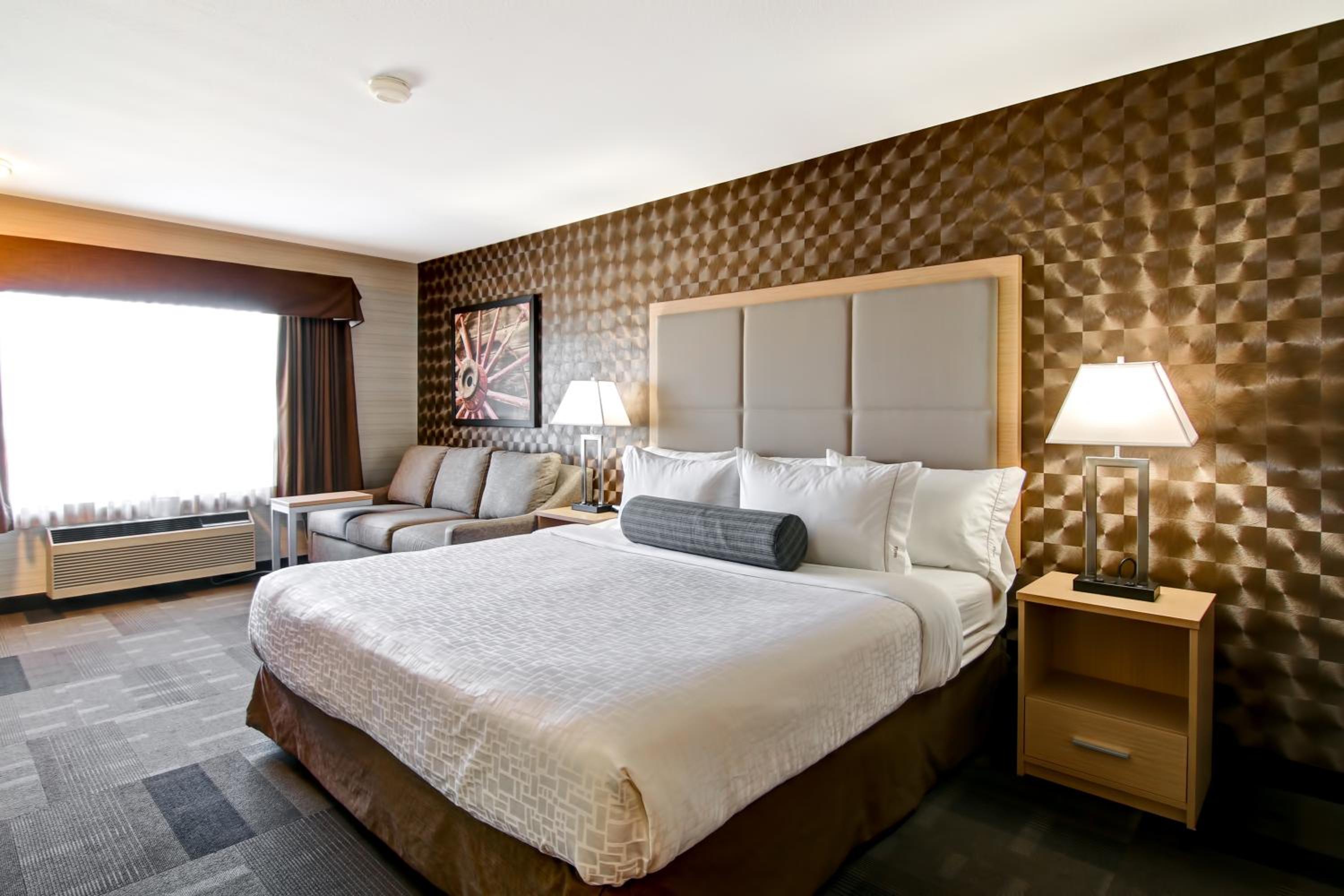 King Room with Sofa Bed