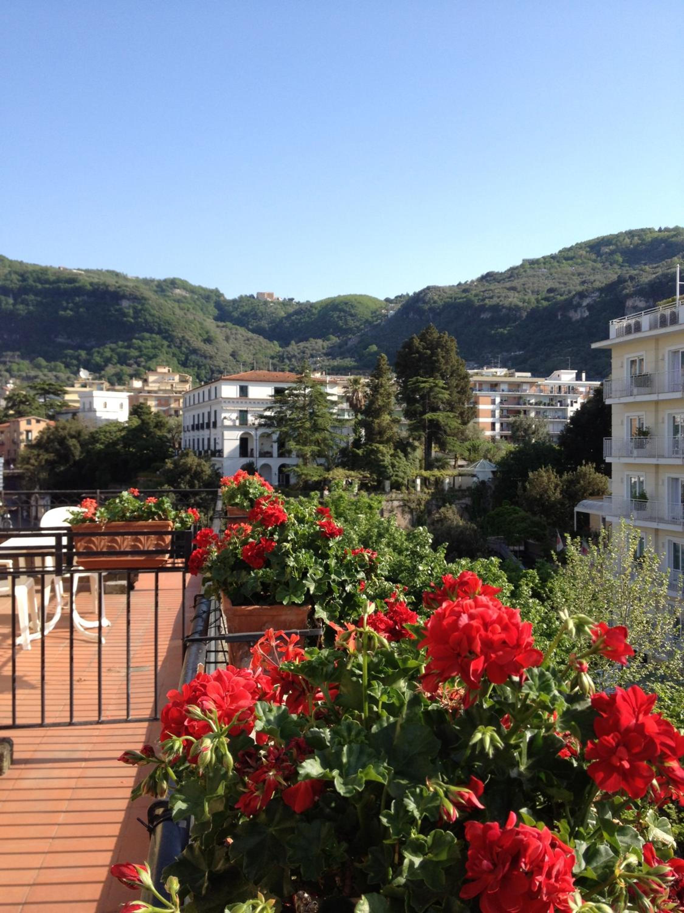 Double or Twin Room with Terrace - Photo 2
