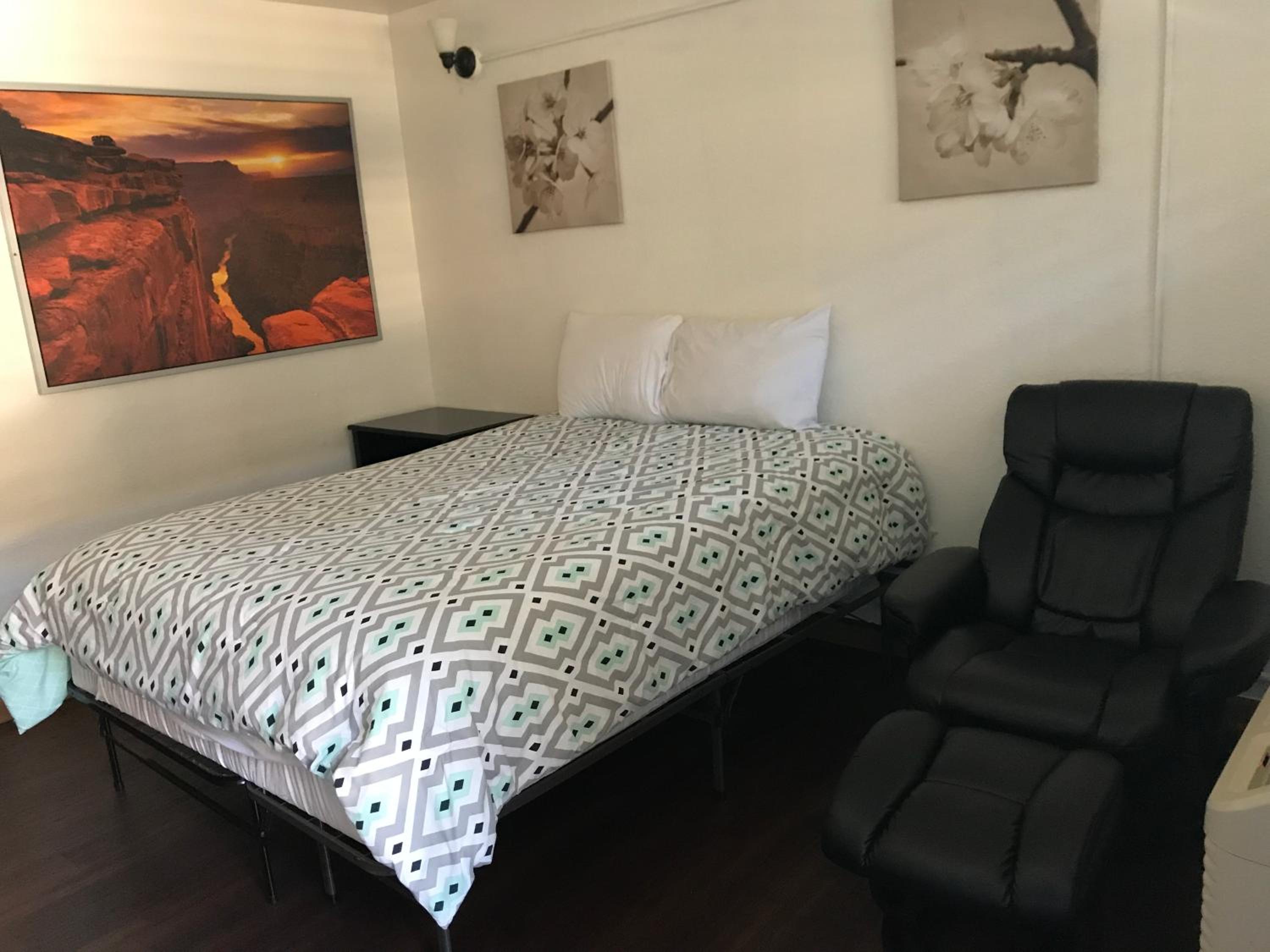 Queen Room - Photo 2
