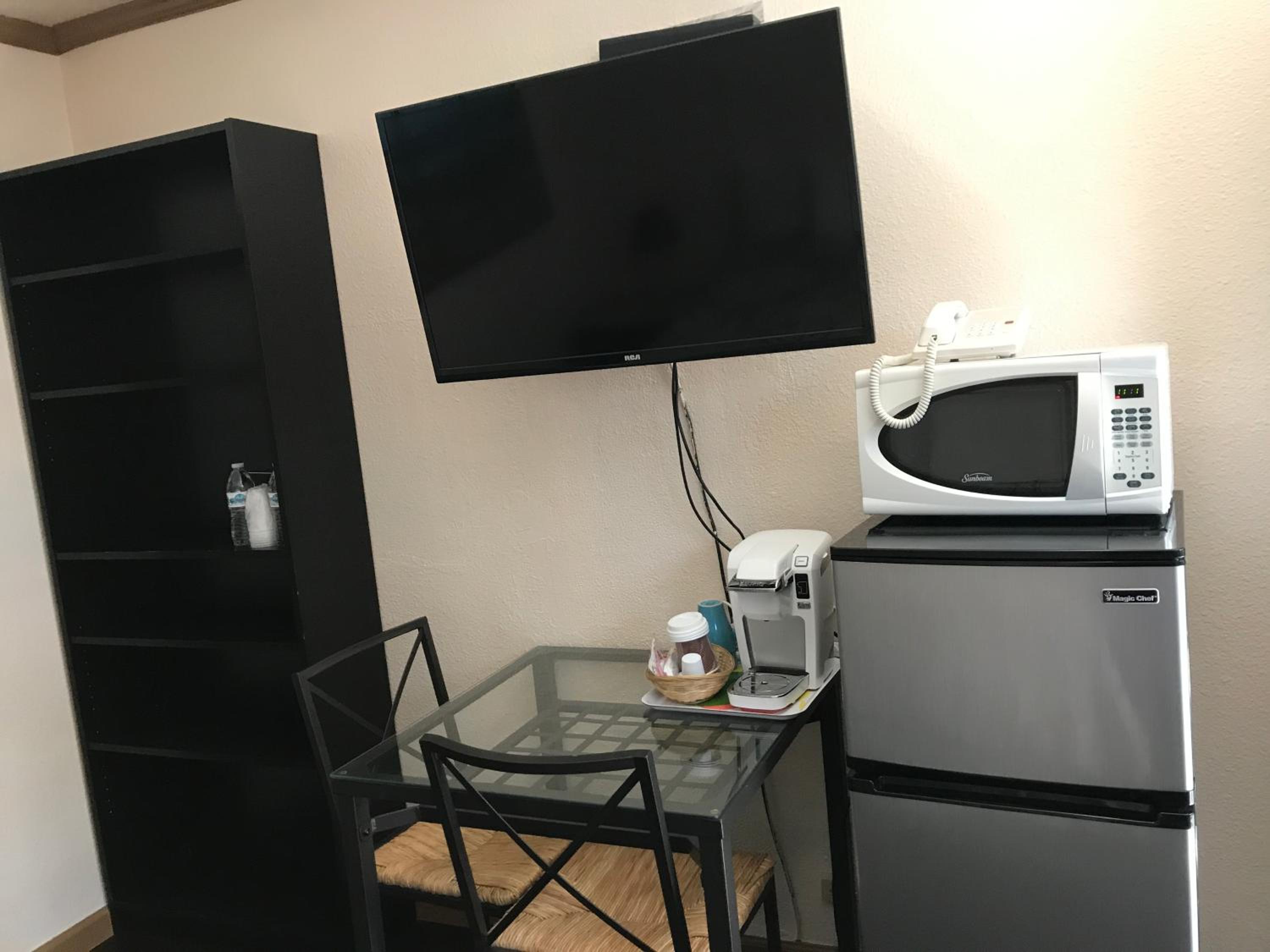 Queen Room - Photo 16