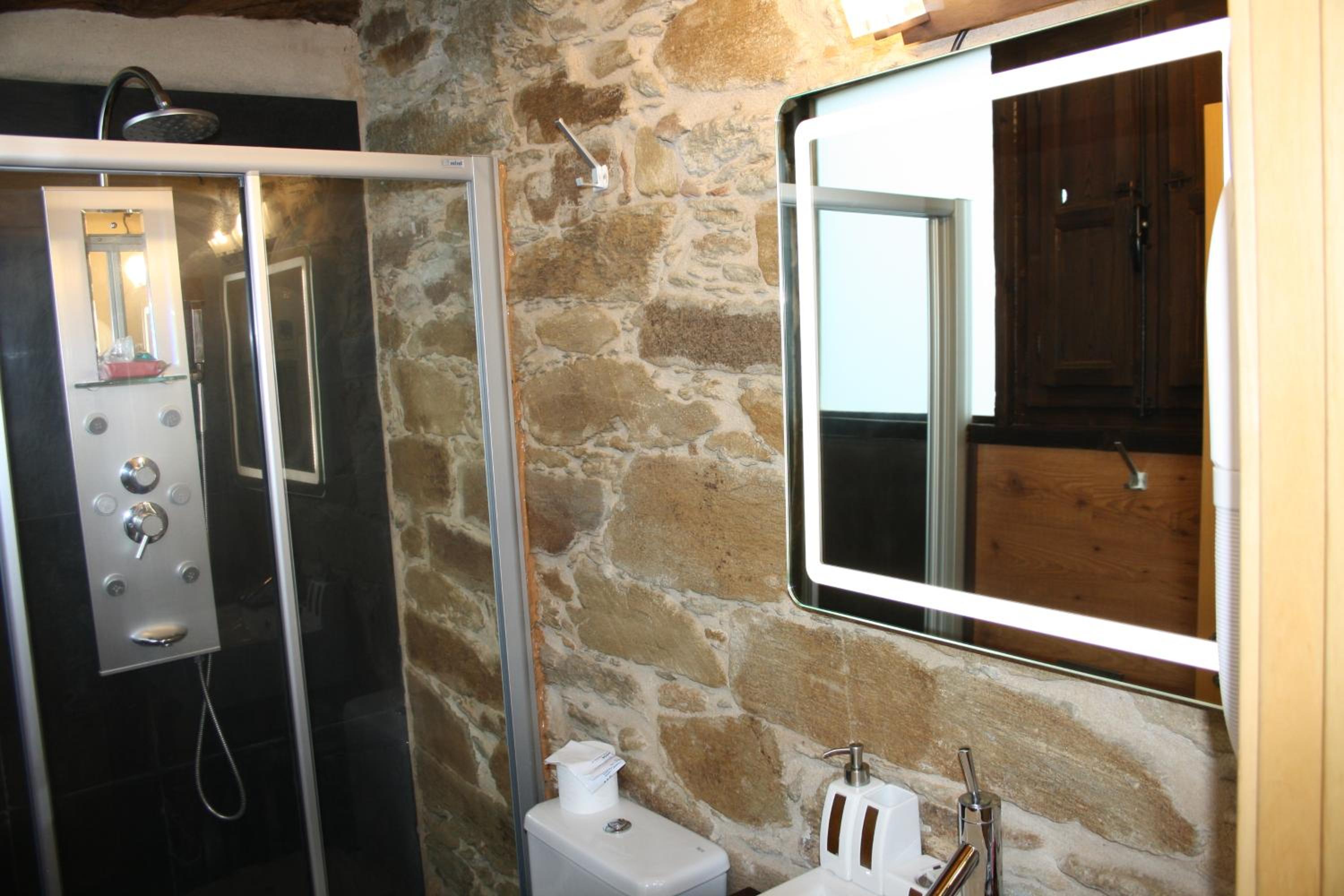 Two-Bedroom Apartment (6 Adults) photo 3