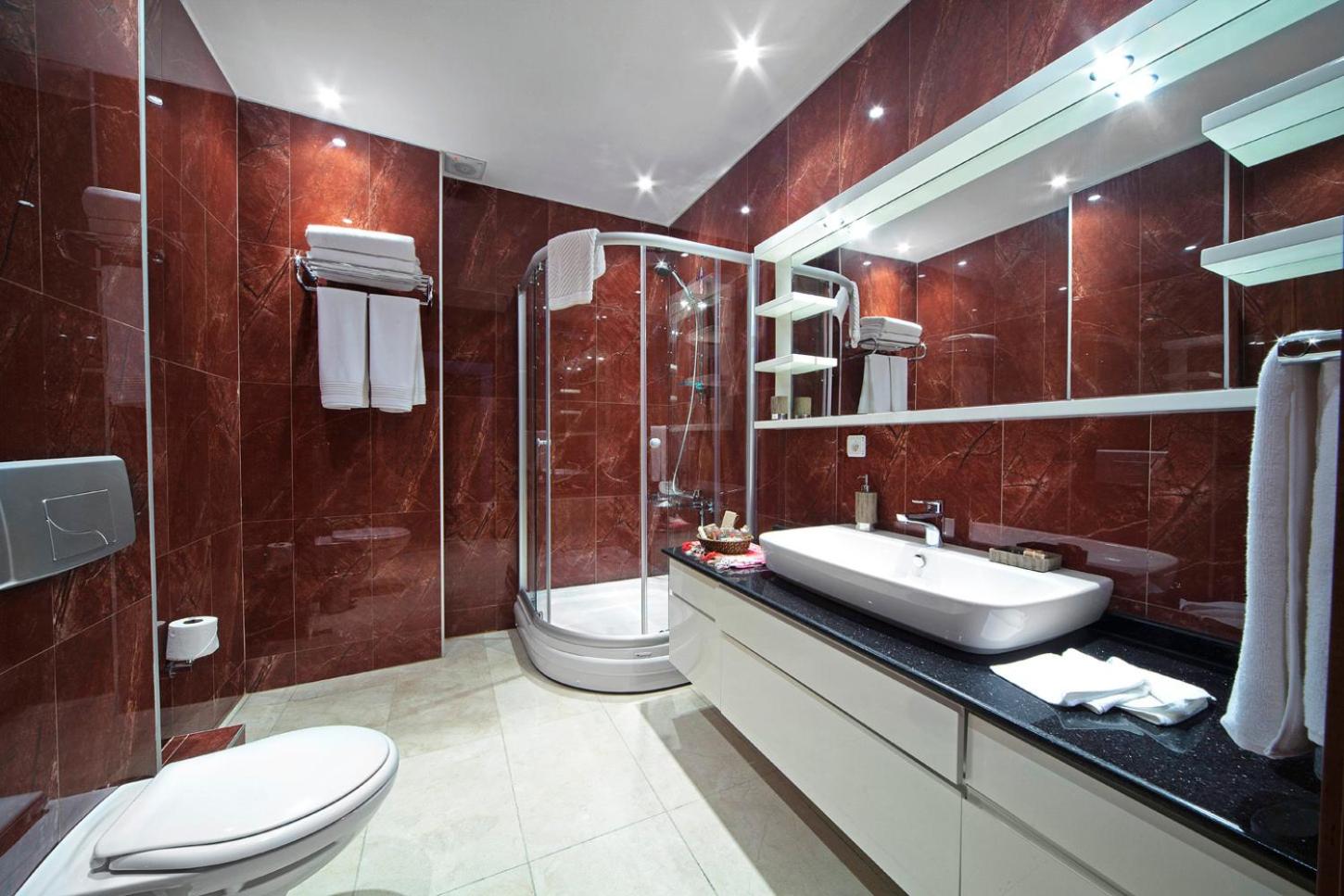 Deluxe Junior Suite photo 3