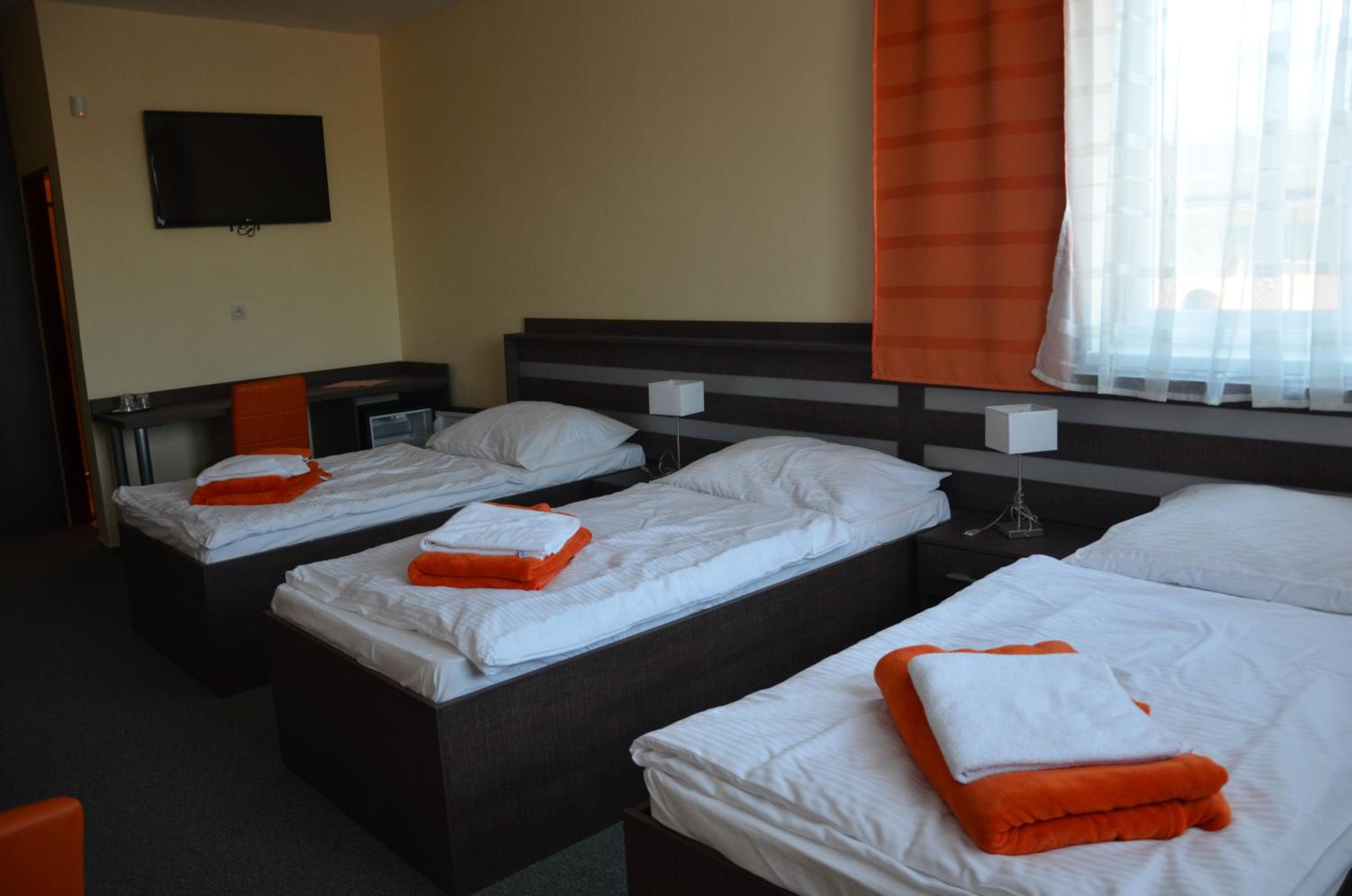 Triple Room - Photo 1