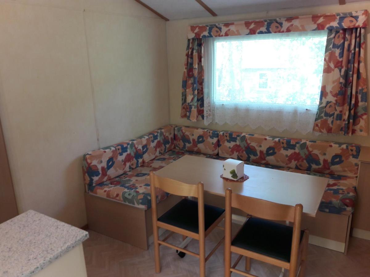 Mobile Home - Photo 2