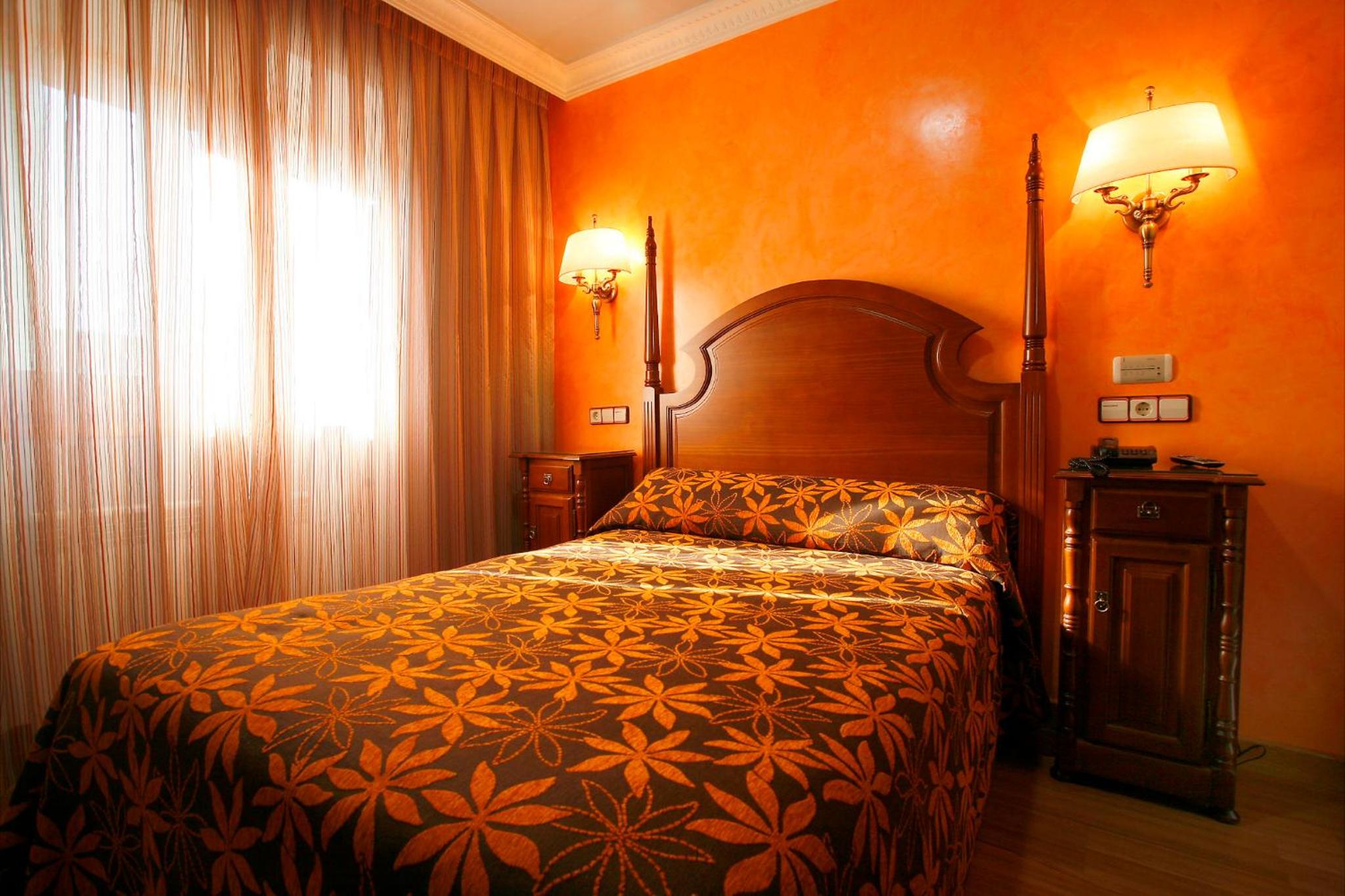 Double or Twin Room - Photo 1